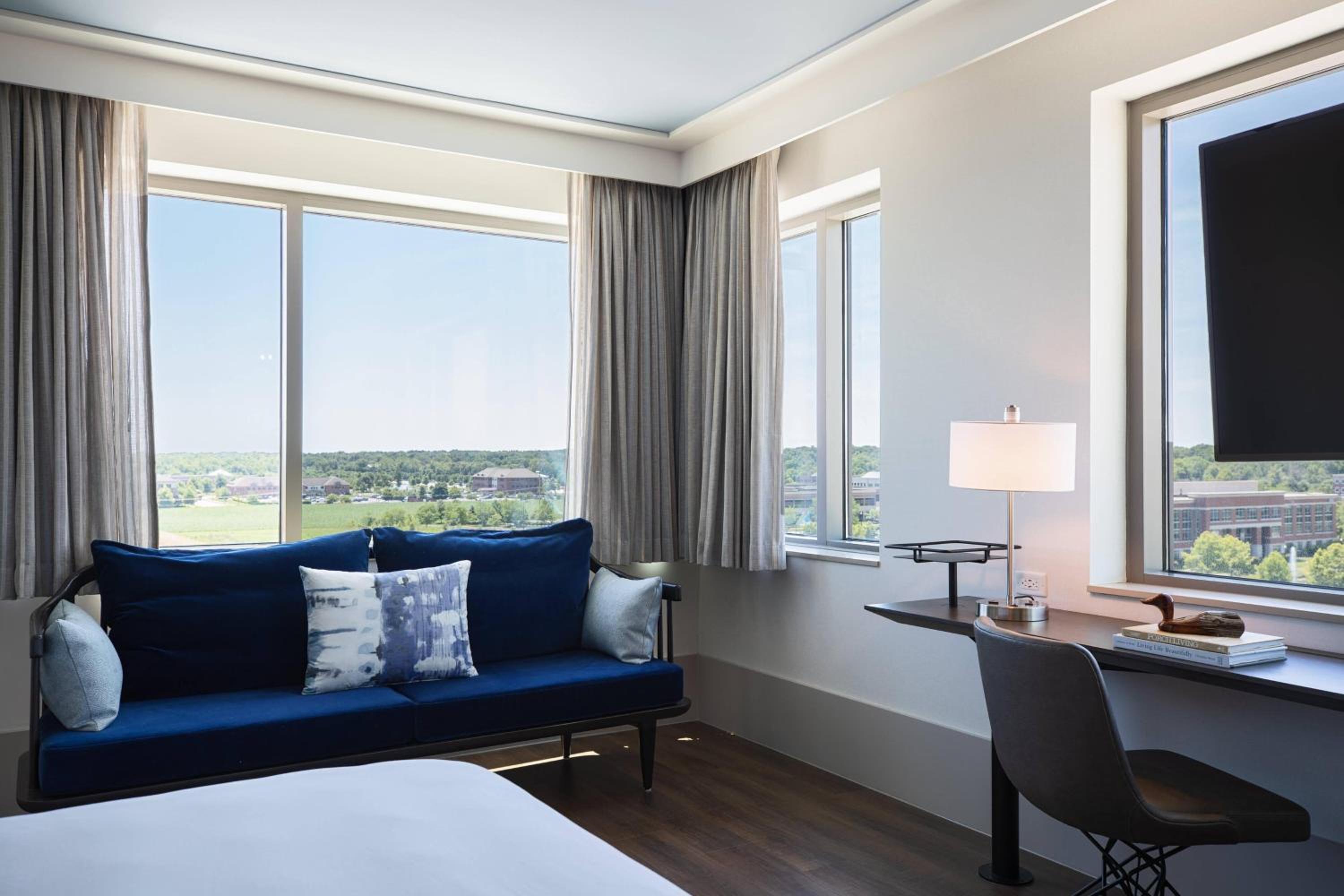 Standard King Room photo 1