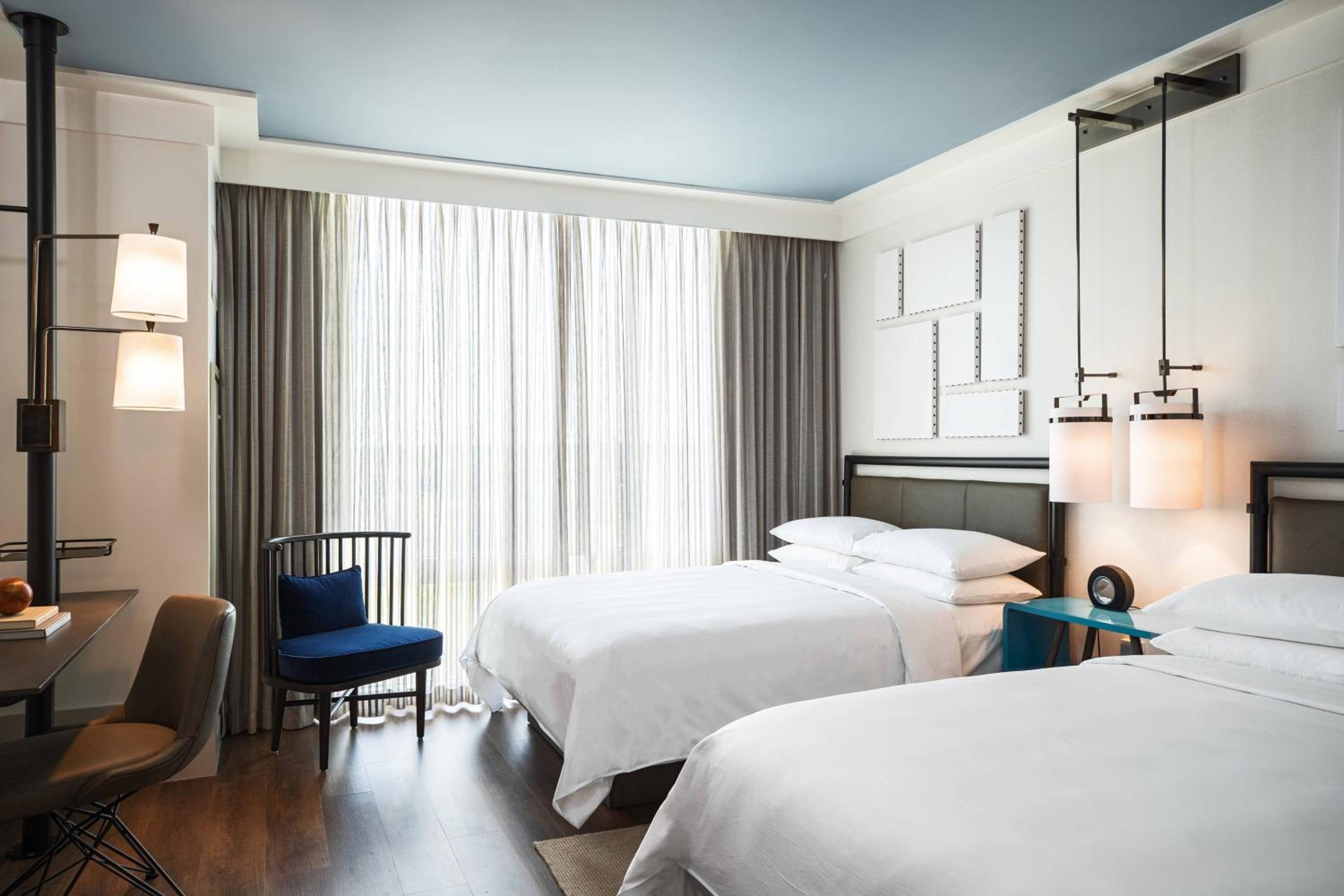 Queen Room with Two Queen Beds - Hearing Accessible