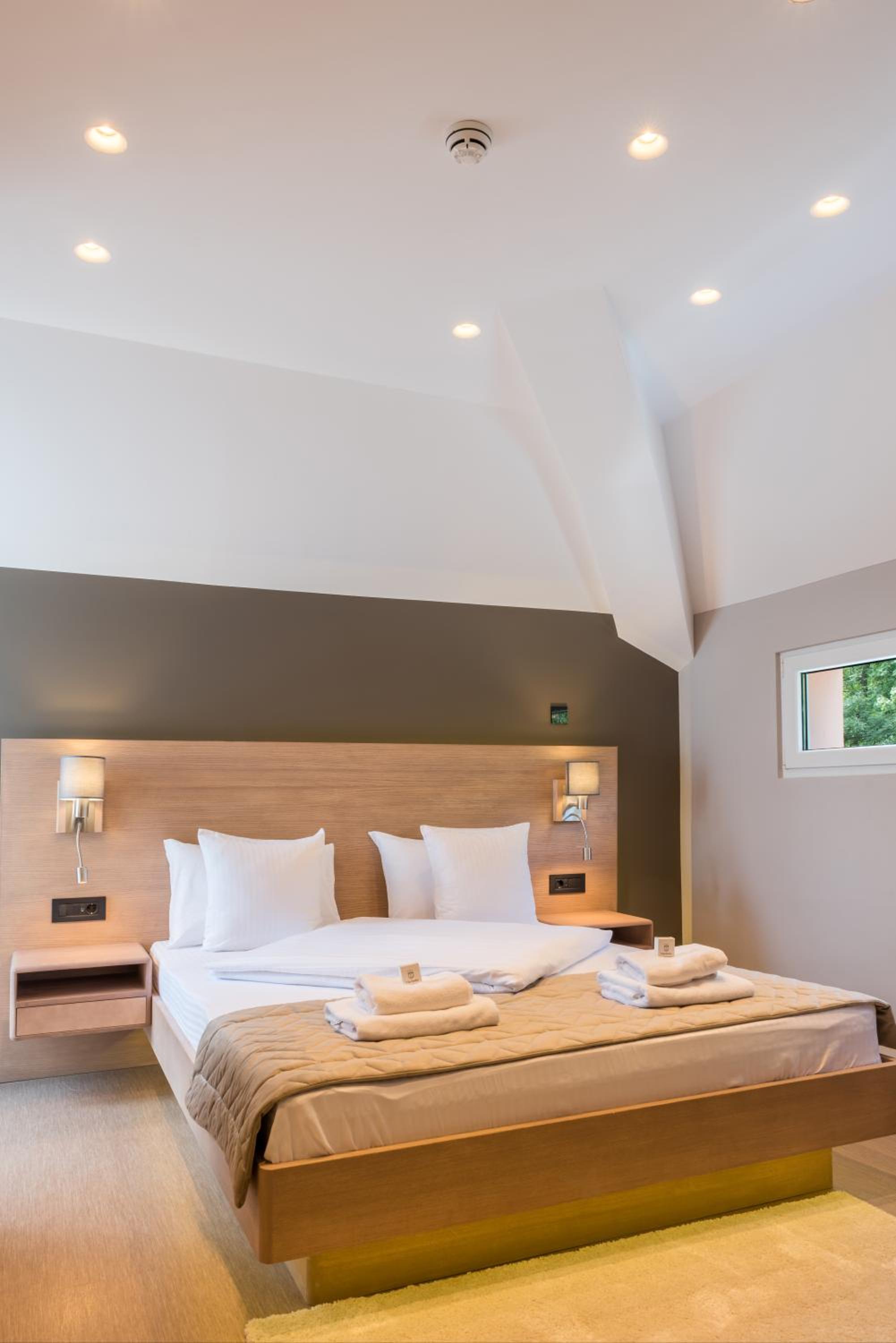 Deluxe Double Room with Balcony photo 1