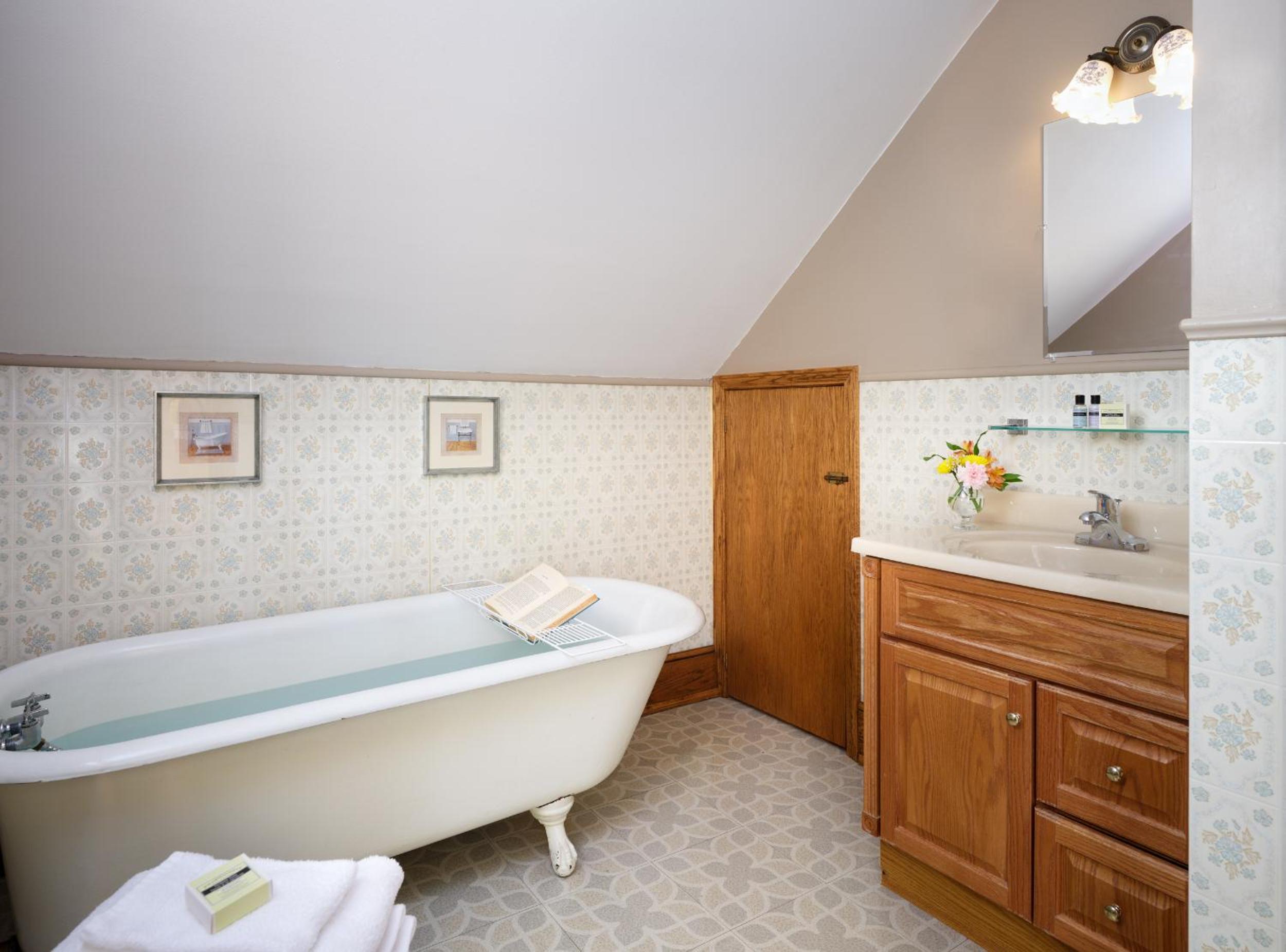 Double Room with Private Bathroom photo 2