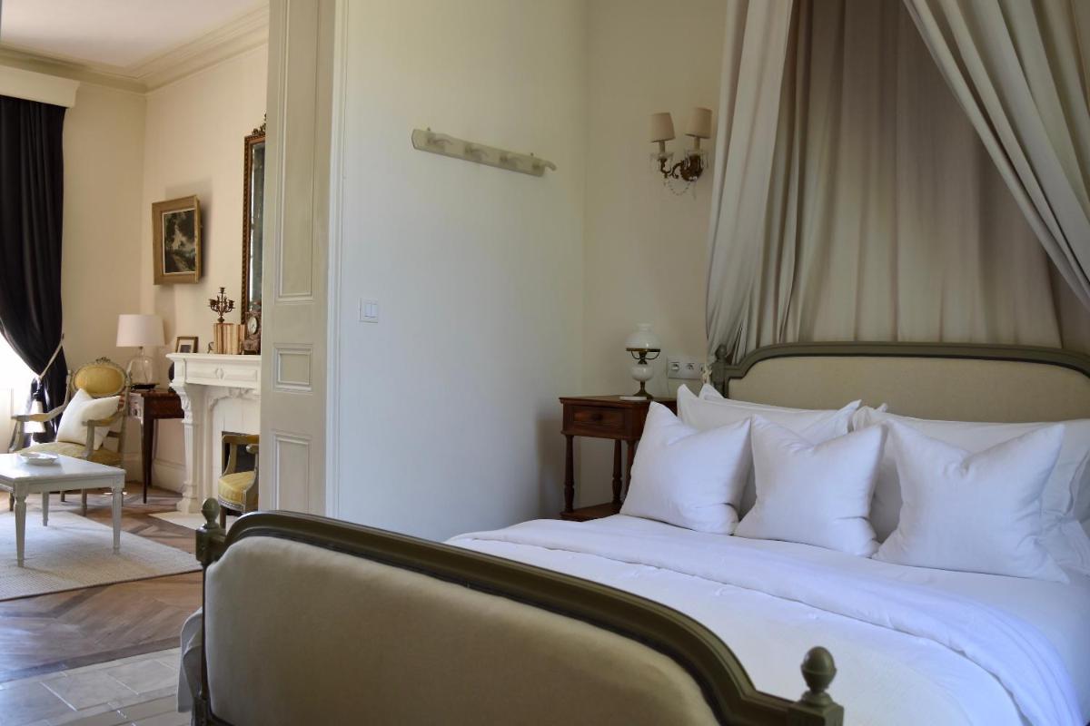Deluxe Double Room with Balcony photo 1