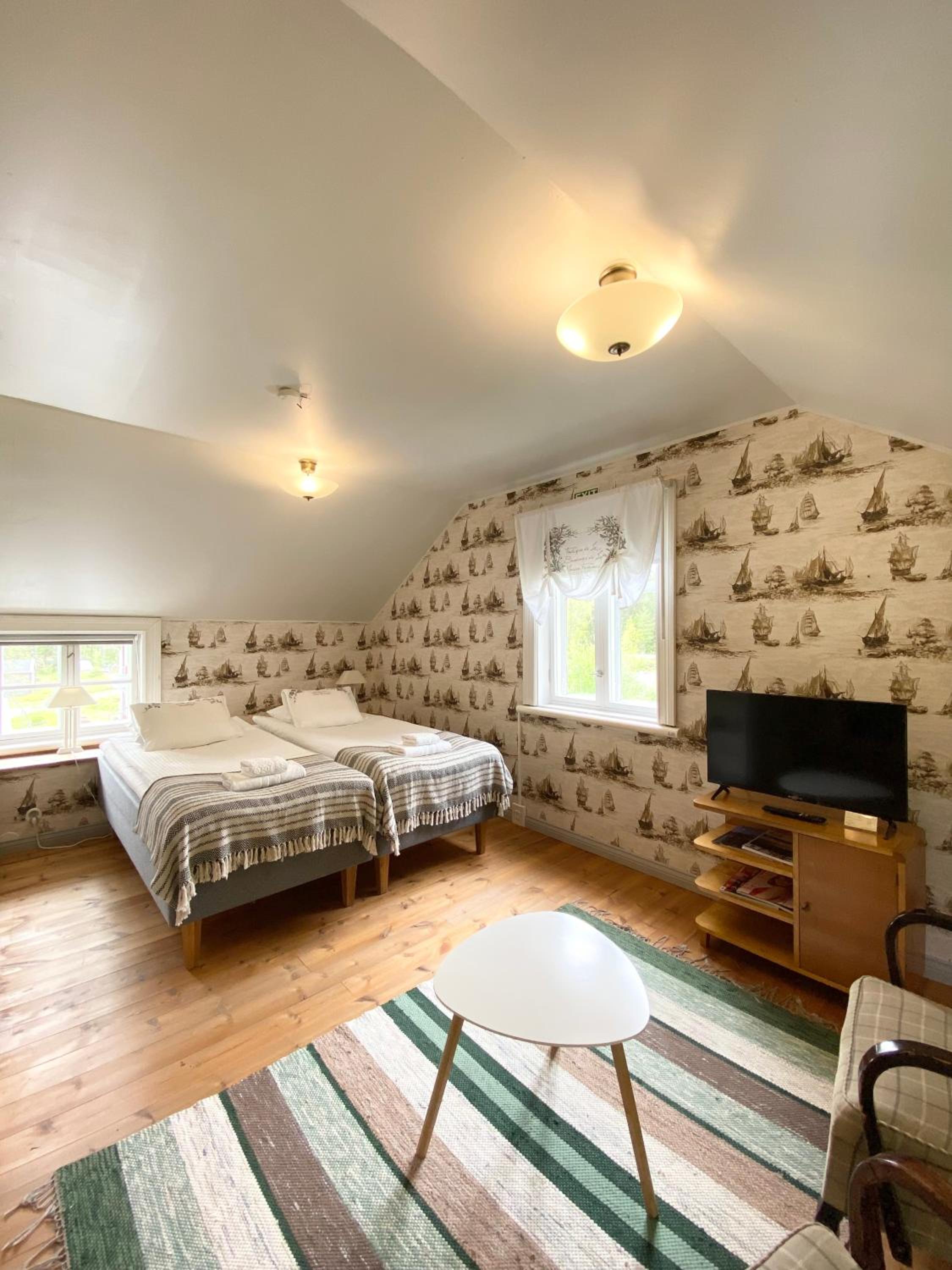 Superior Double or Twin Room - Photo 3