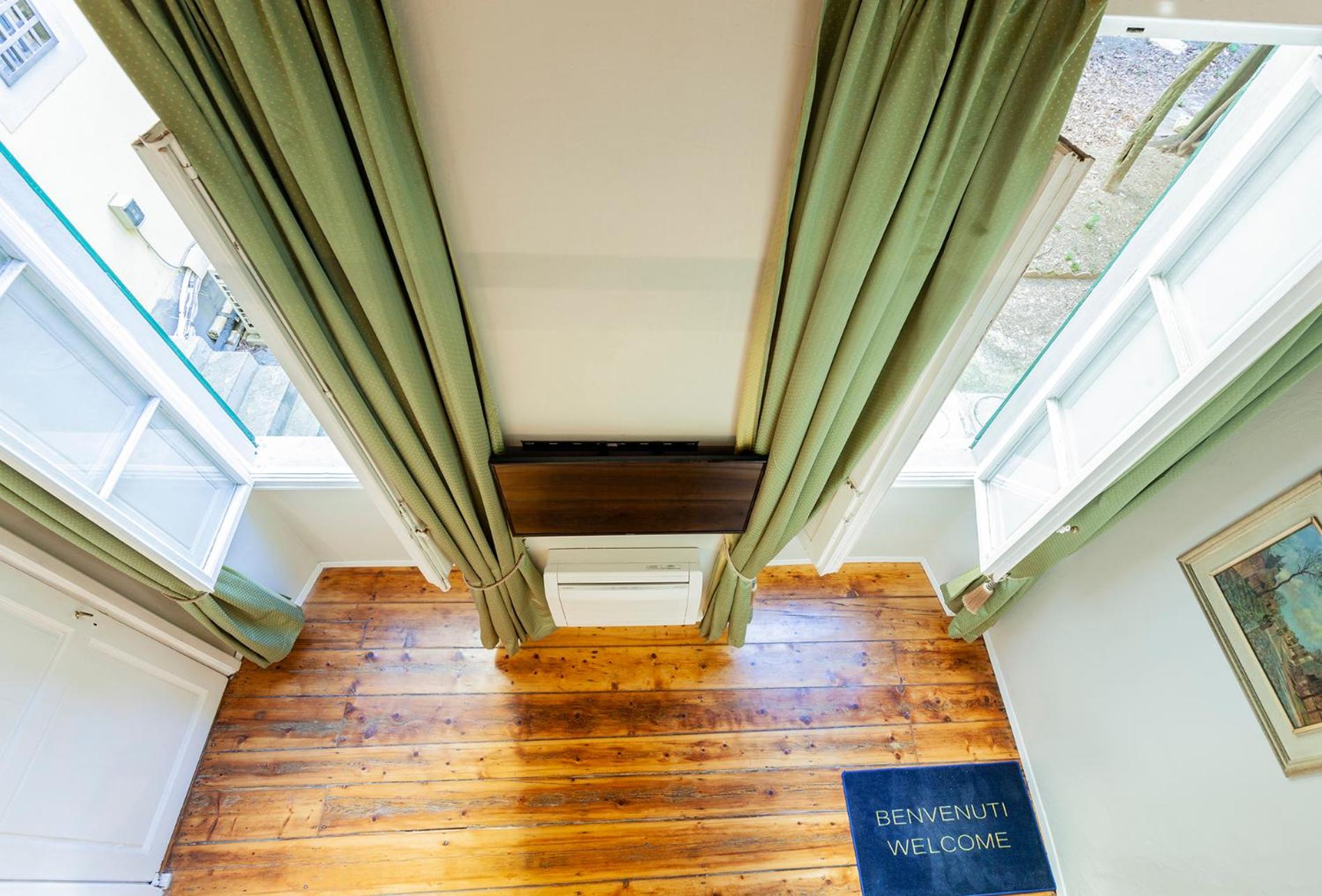 Apartment - Split Level photo 3