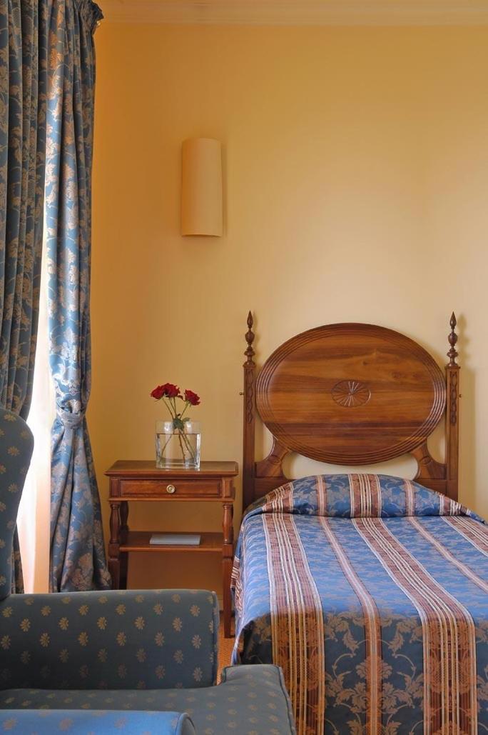 Double or Twin Room - Photo 4