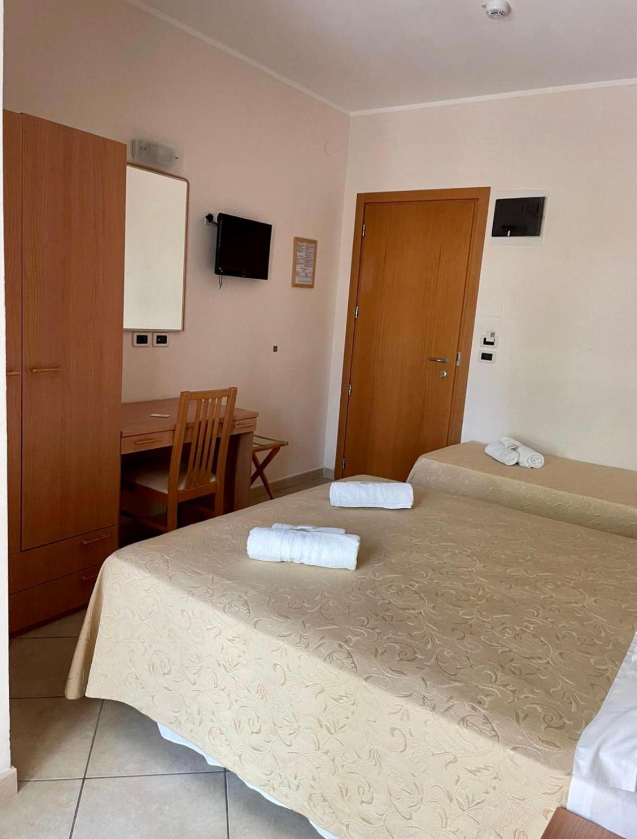 Triple Room - Photo 1