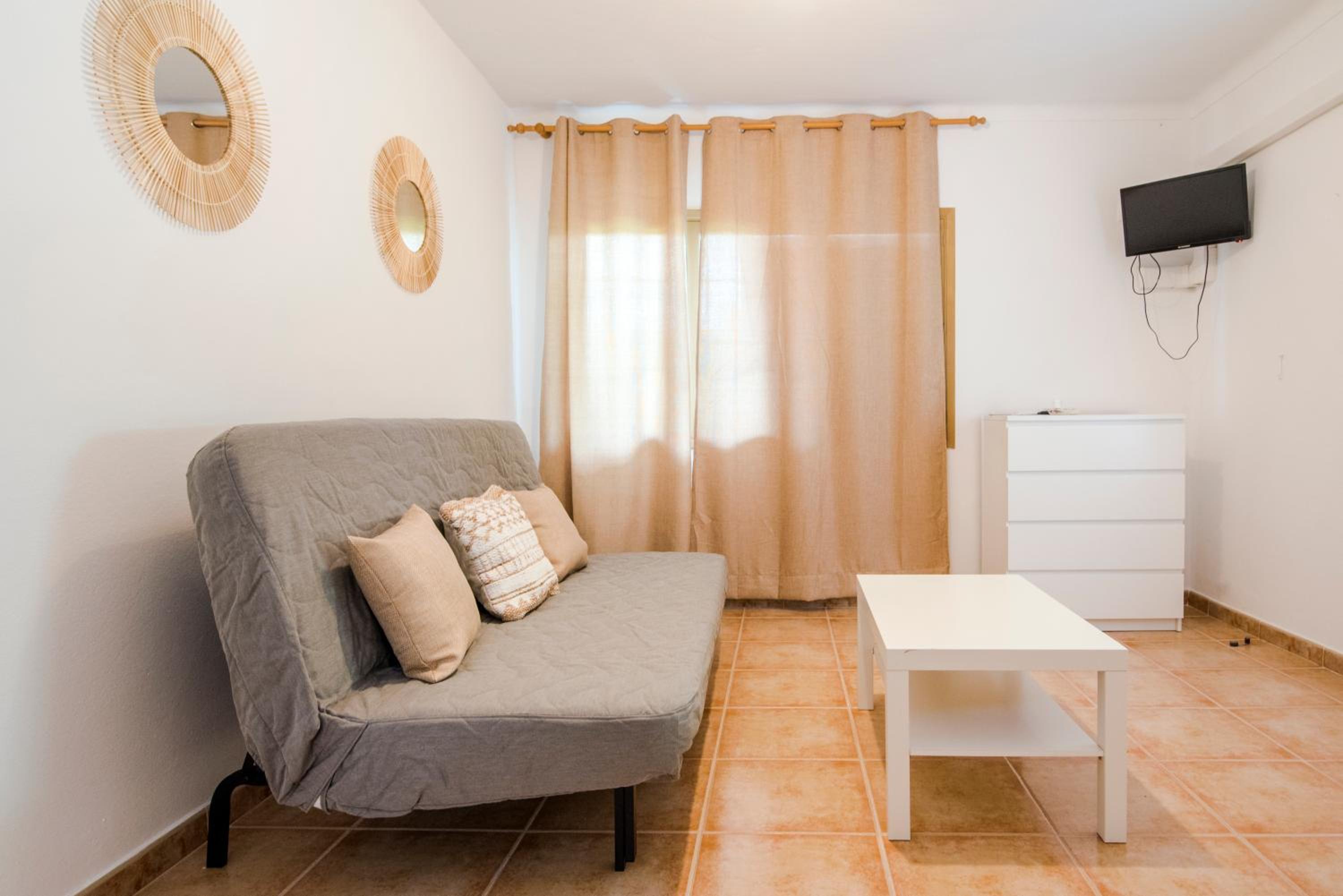 Two-Bedroom Apartment (6 Adults) photo 3