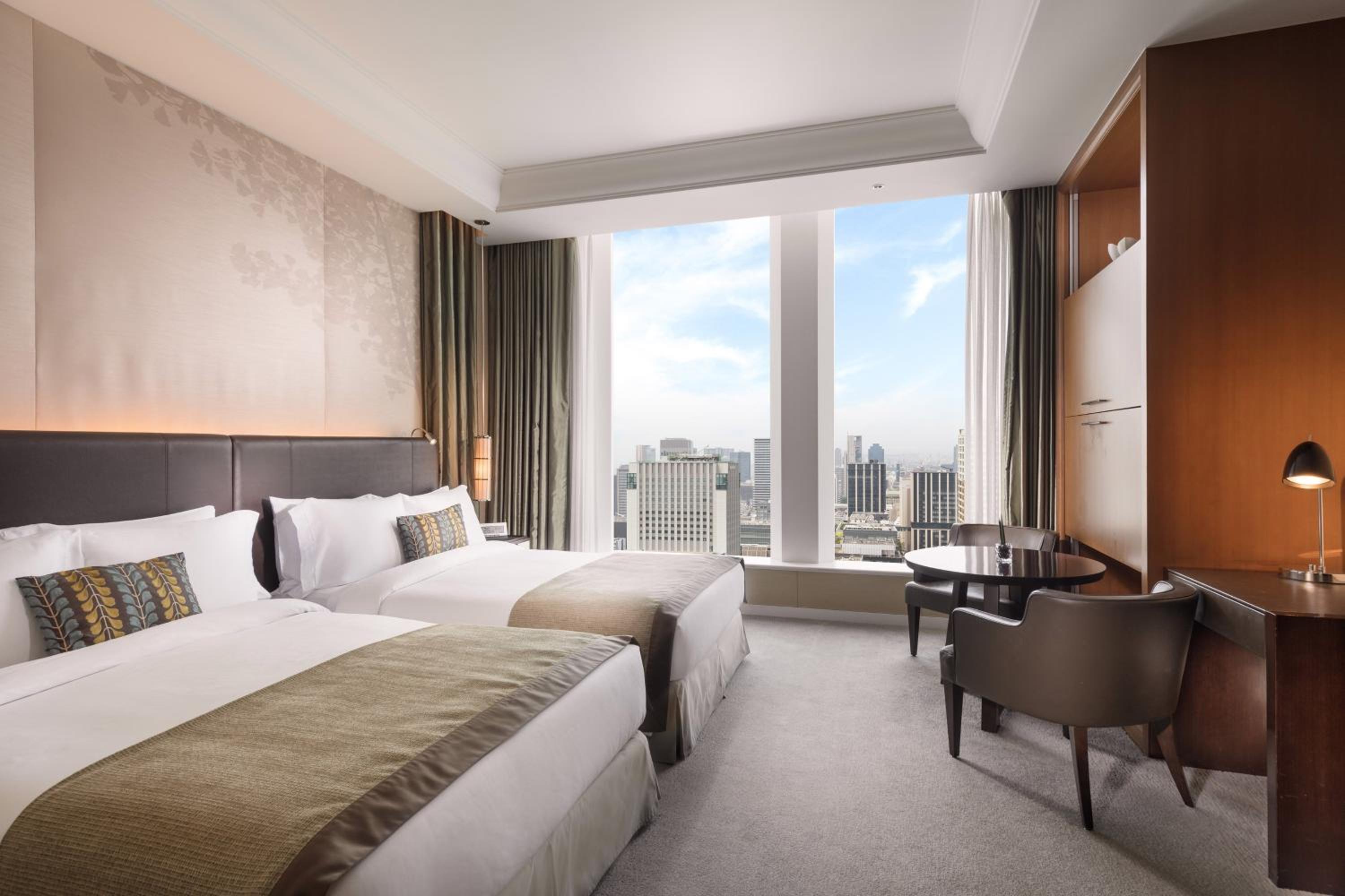 Deluxe Double Room with Two Double Beds and Skyline View photo 2