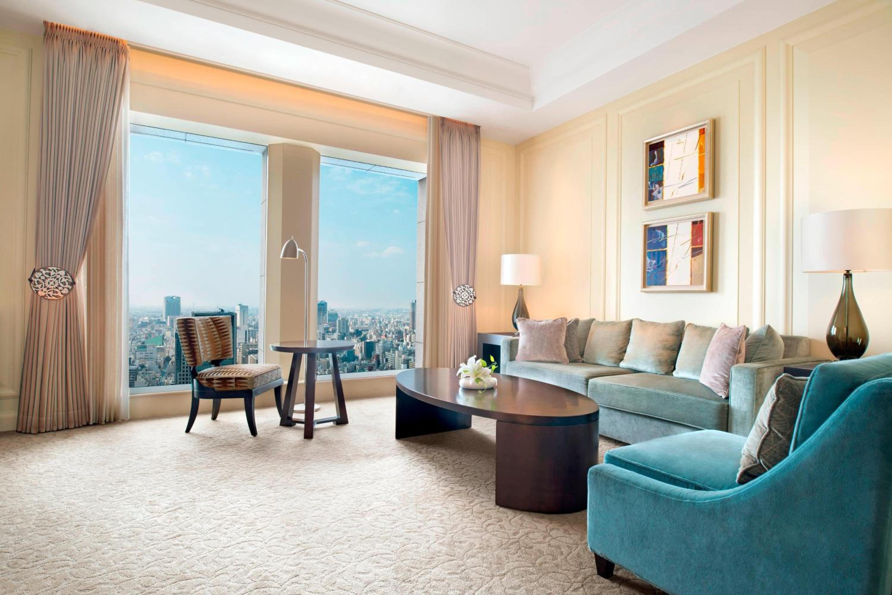 King Suite with Skyline View photo 1