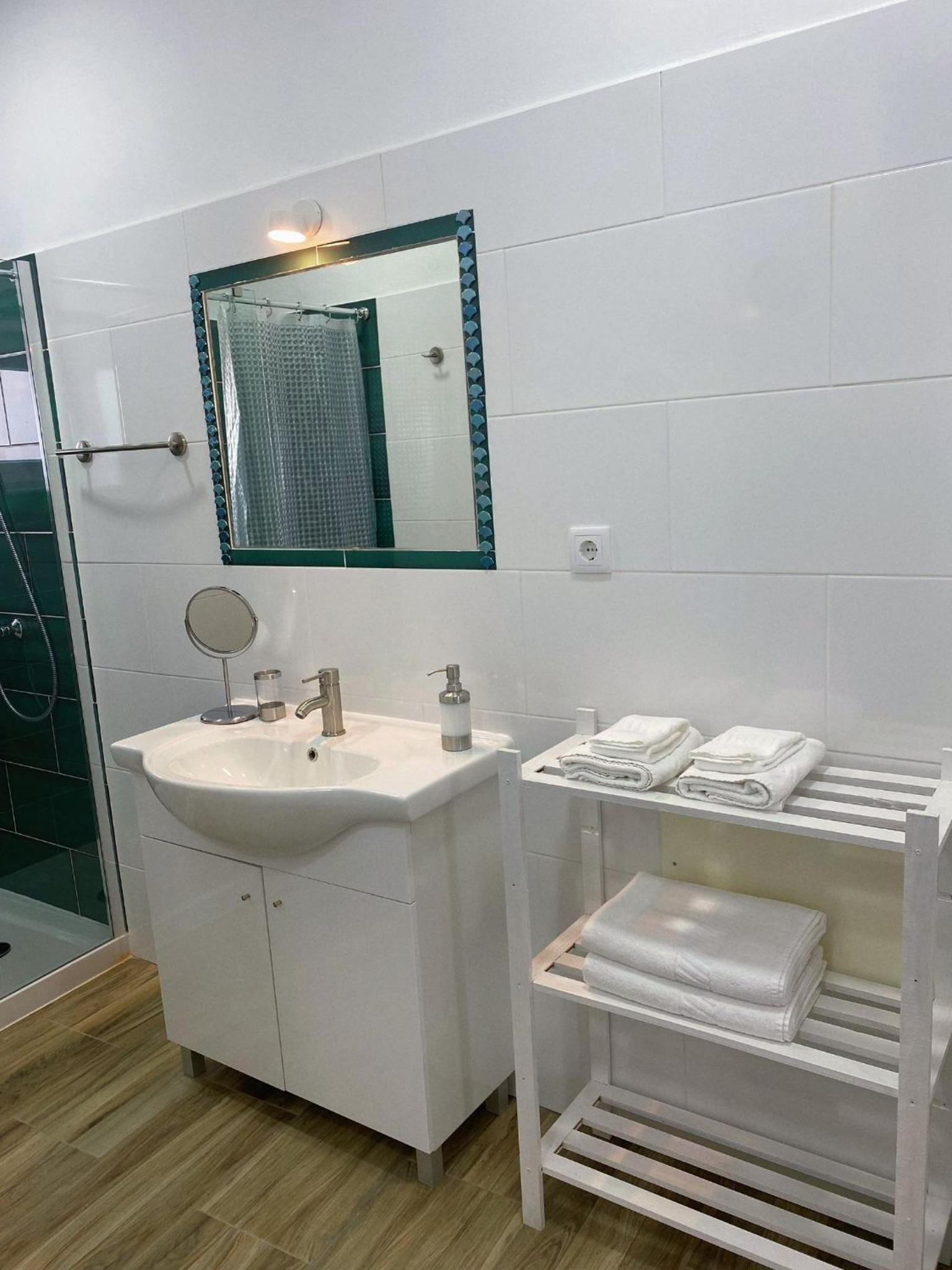 Double Room with Private Bathroom - Photo 6
