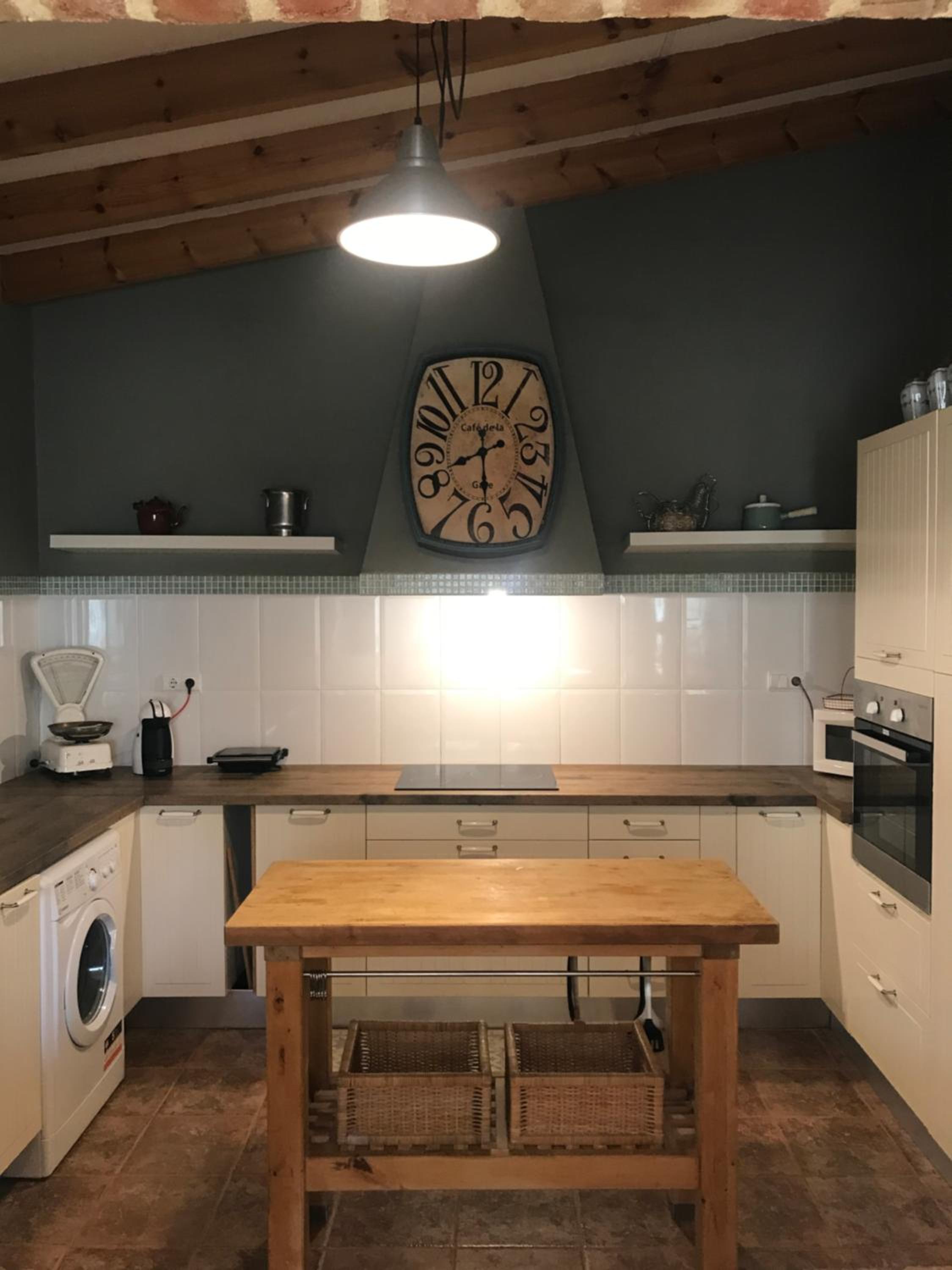 Three-Bedroom House photo 2