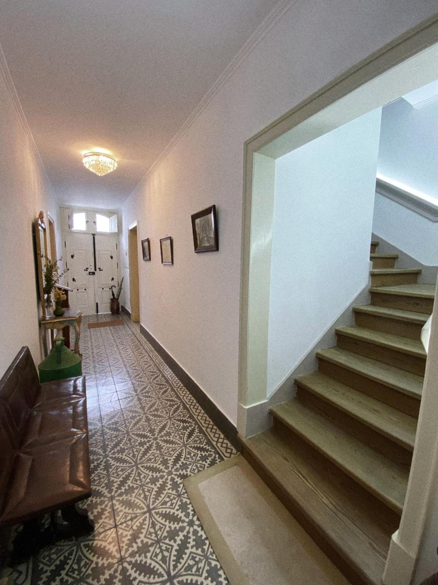 Double Room with Private Bathroom - Photo 15