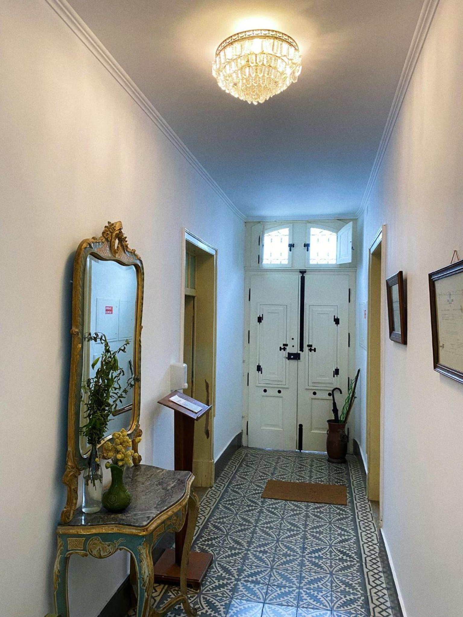 Double Room with Private Bathroom - Photo 9