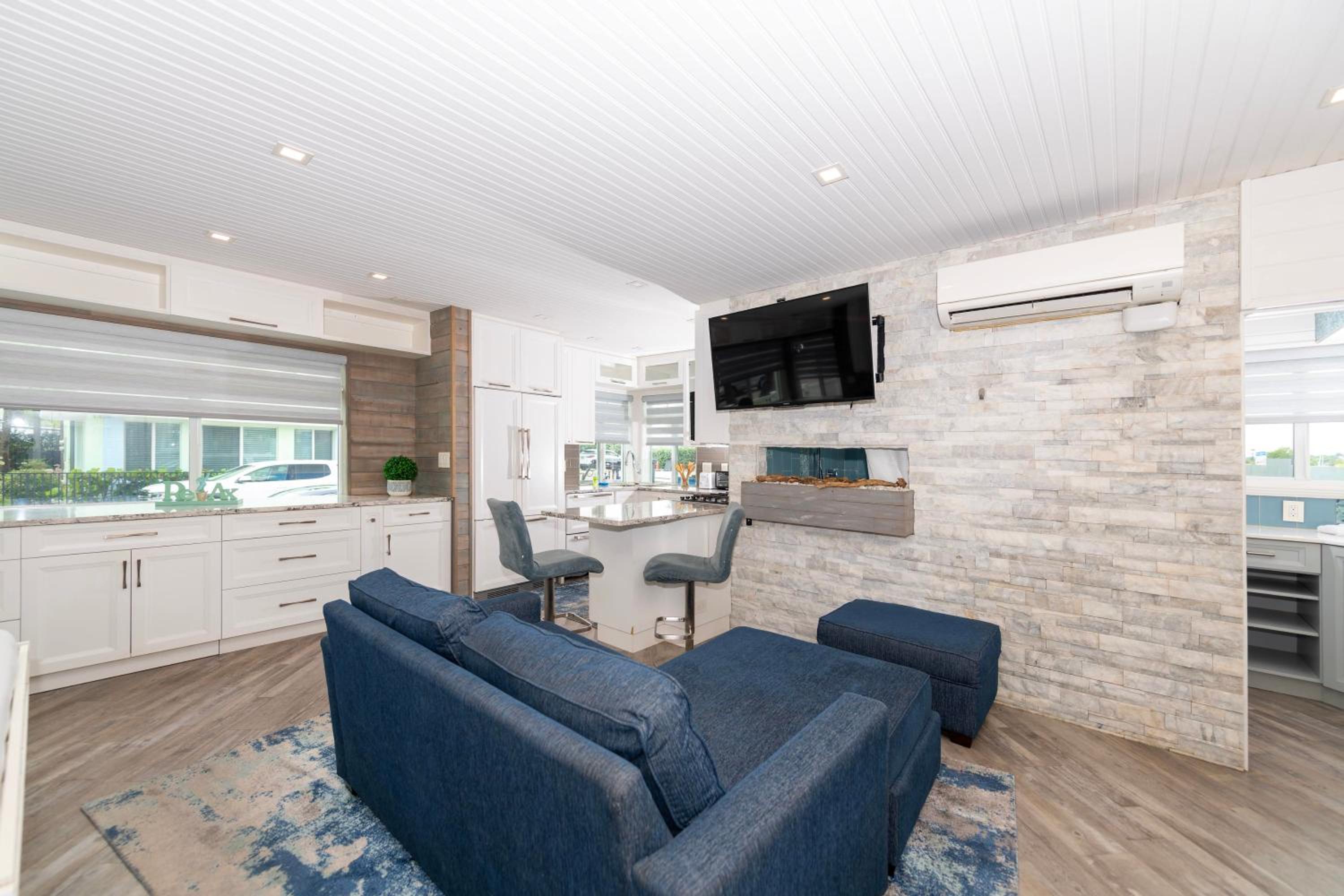 Studio with Spa Bath
