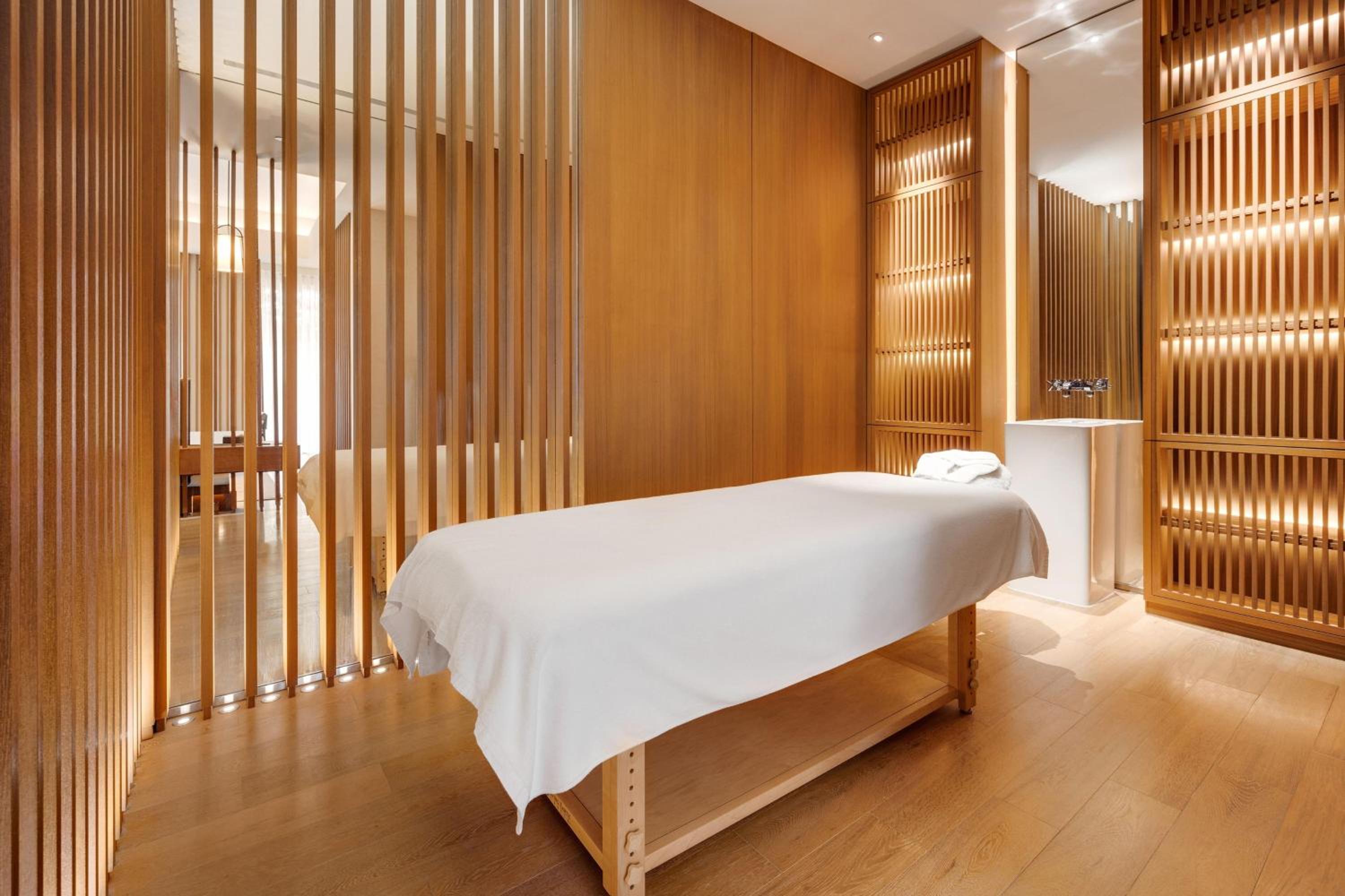 Wellness King Suite with Terrace photo 2