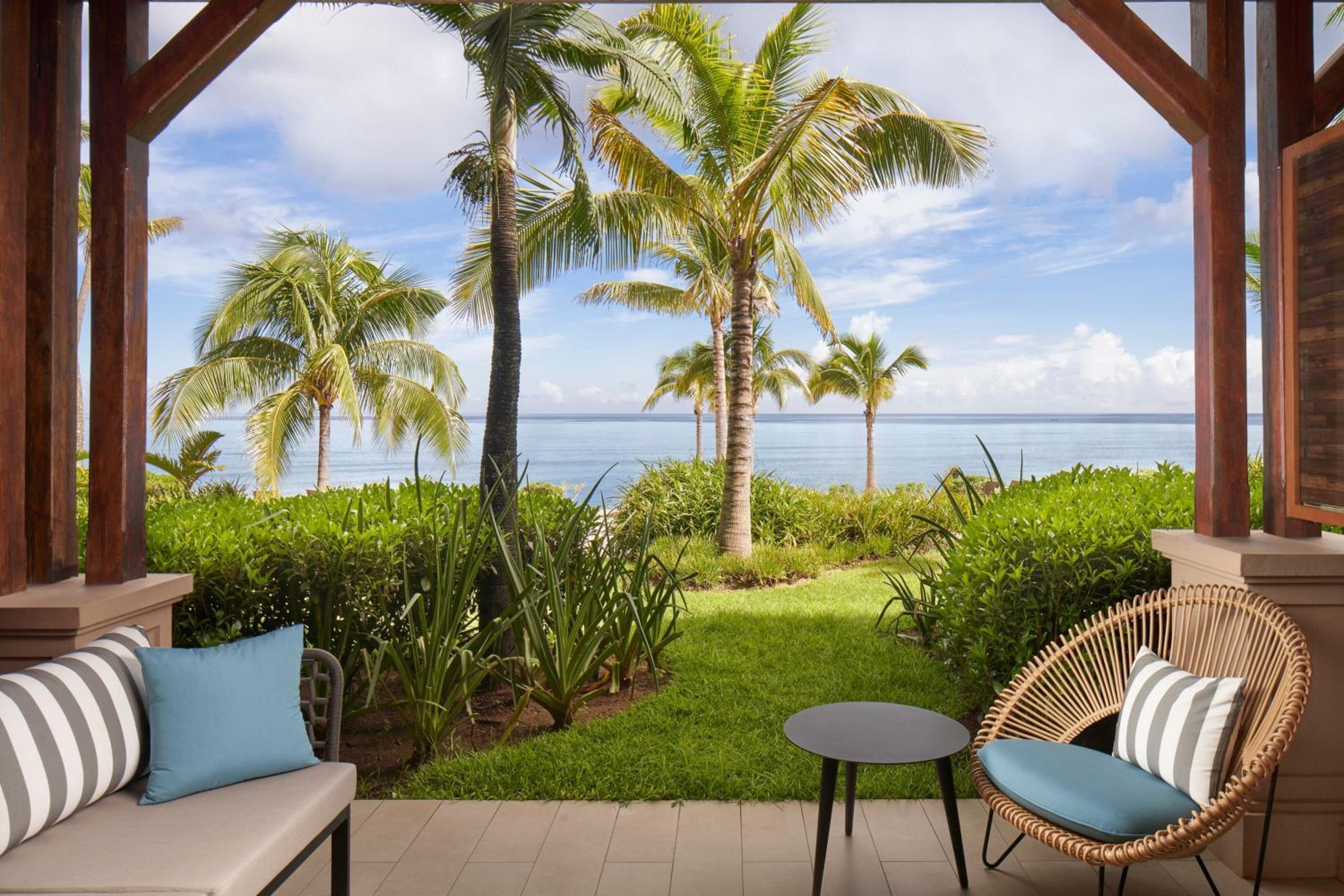 Beachfront Family Suite - Photo 4