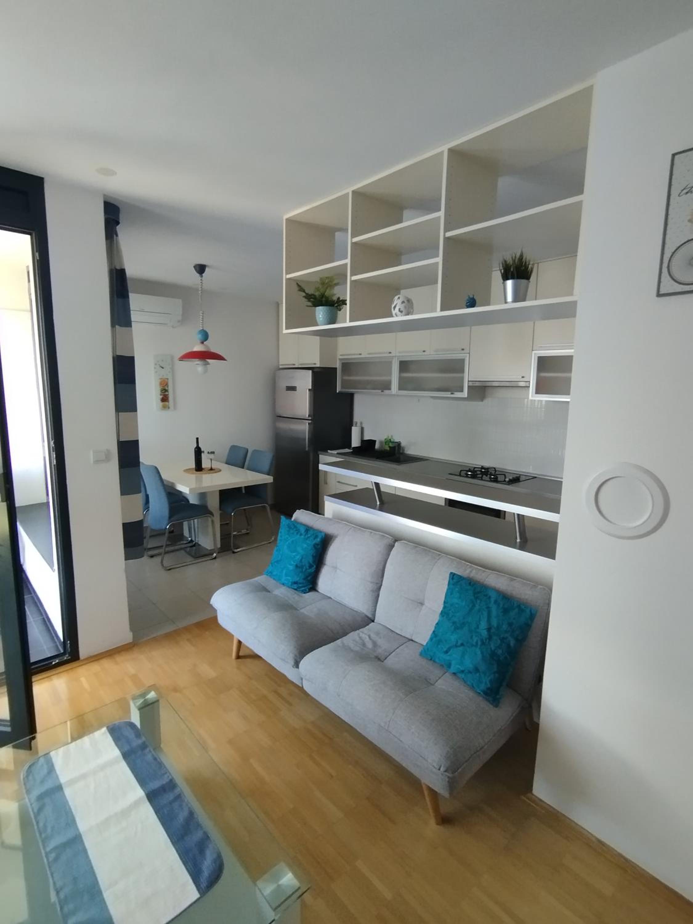 One-Bedroom Apartment photo 3