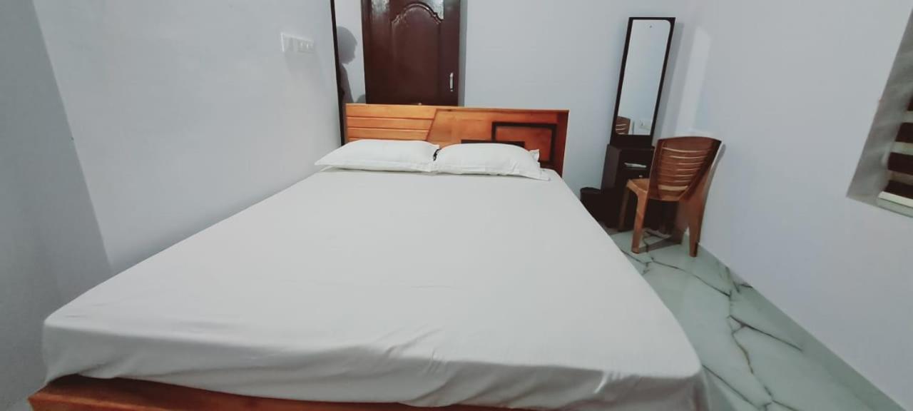 One-Bedroom House photo 1