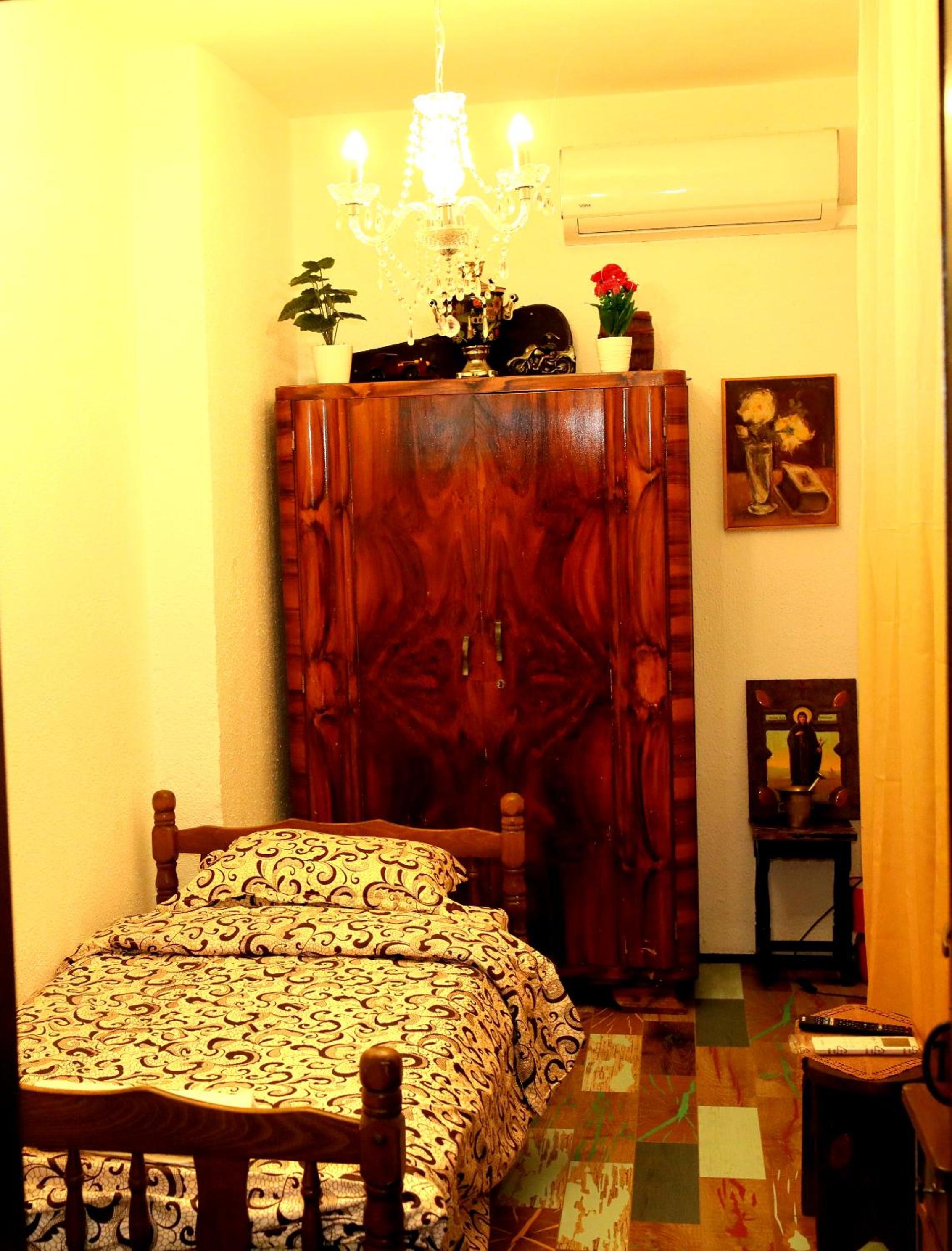 Single Room With Private External Bathroom