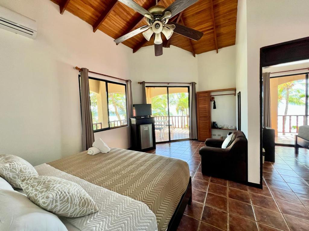 Superior Suite with Sea View photo 3
