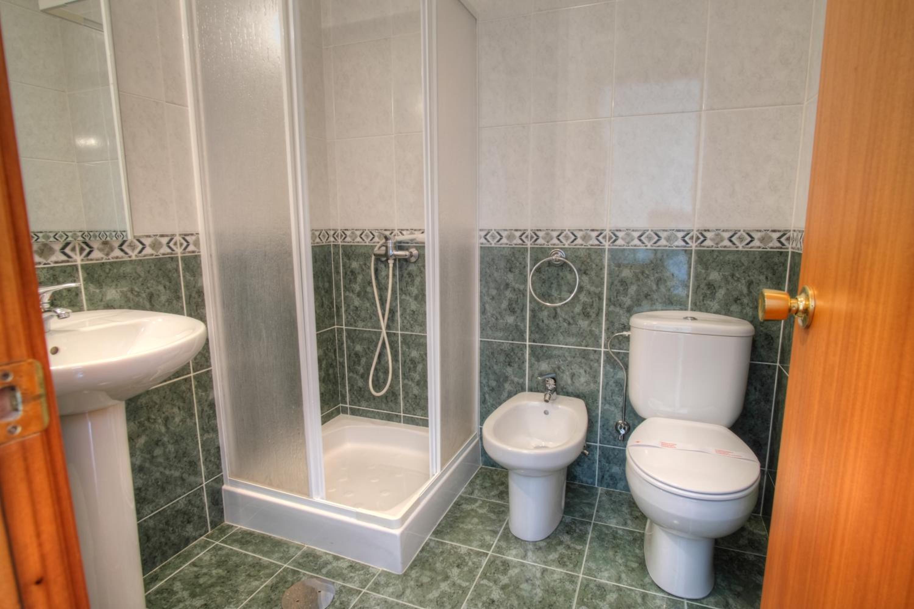 Budget Double Room photo 3