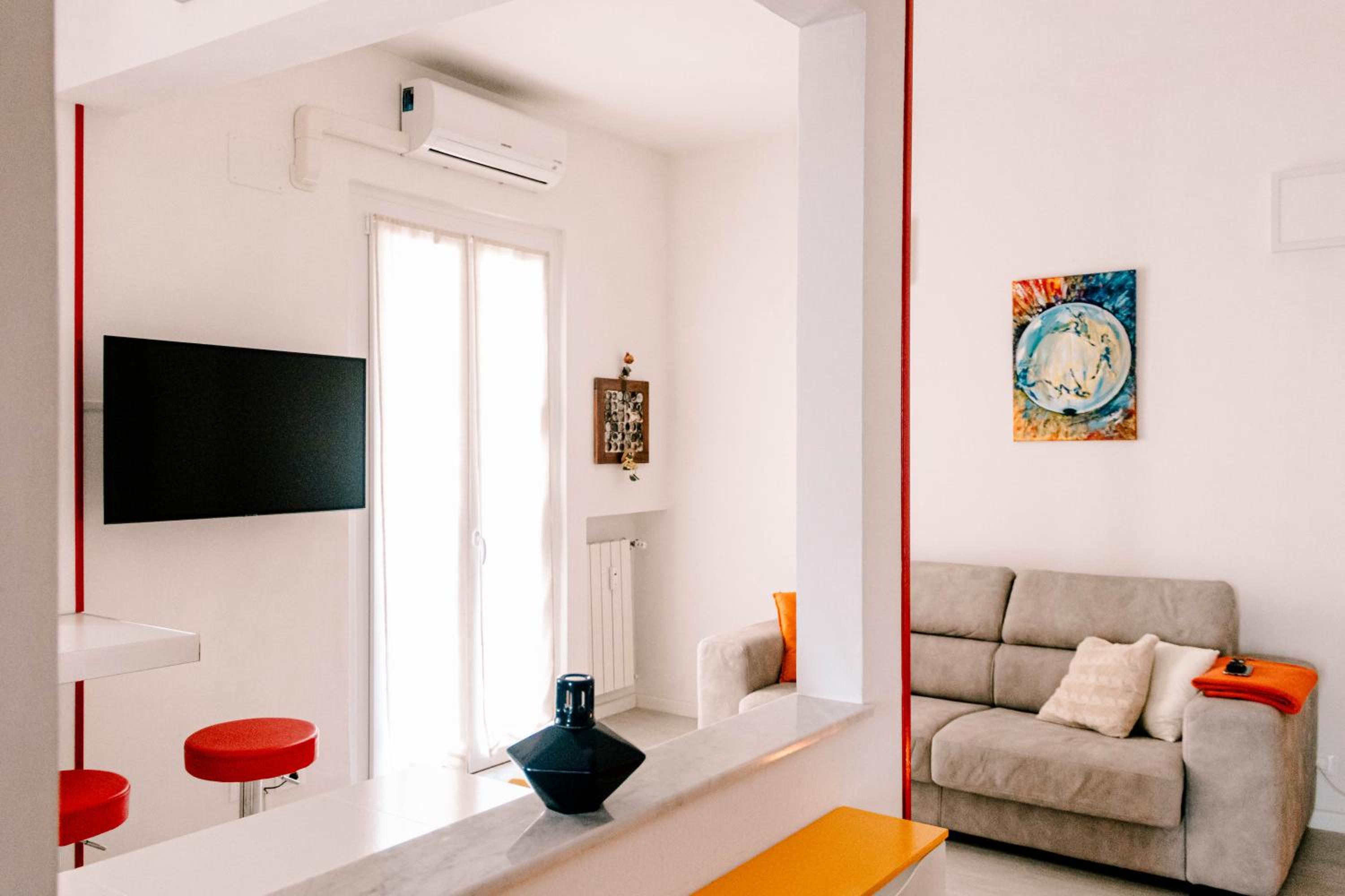 One-Bedroom Apartment photo 2