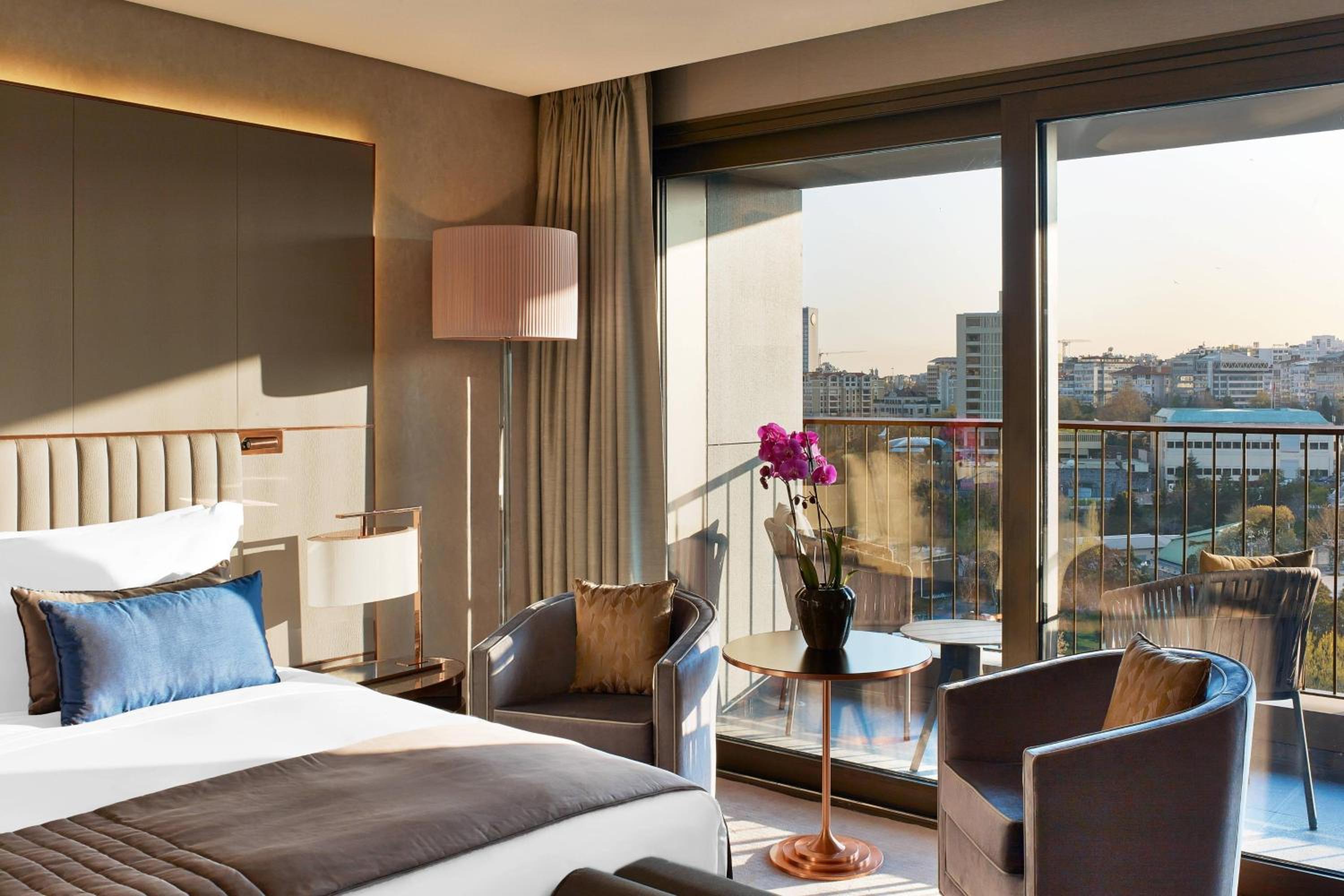 Grand Deluxe Room with Macka Park View and  Balcony (St. Regis Butler Service)