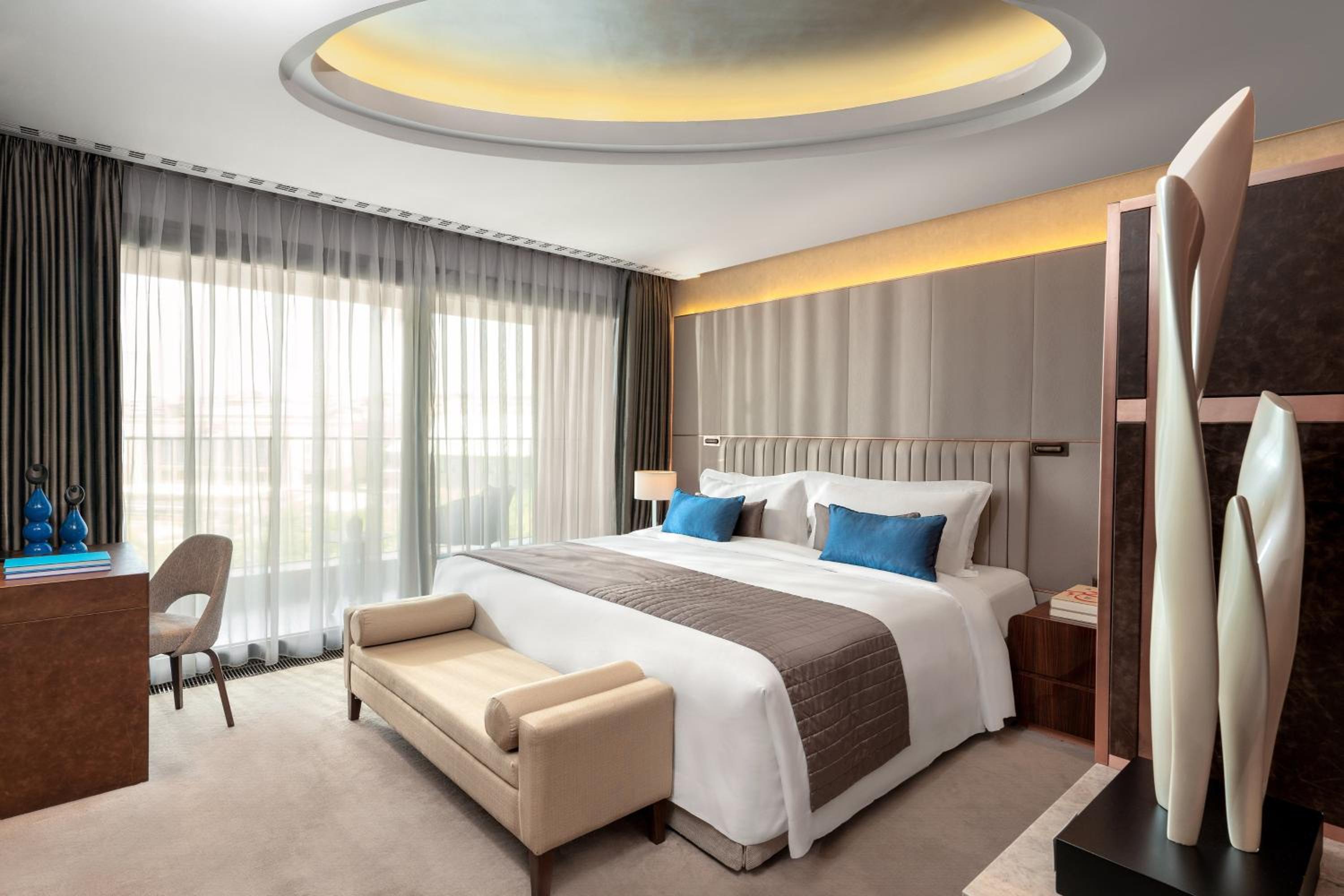 Caroline Astor Suite with Balcony (St. Regis Butler Service)