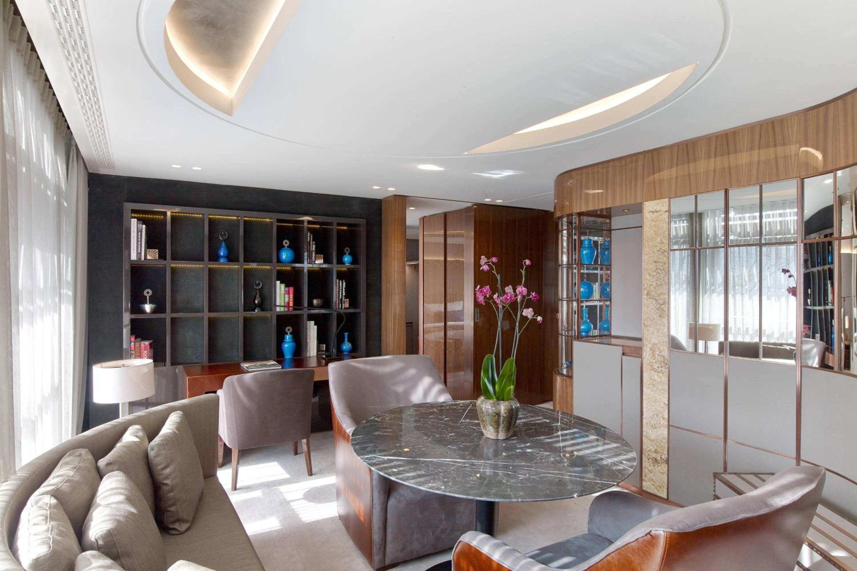 St. Regis Suite with Macka Park View (St. Regis Butler Service)