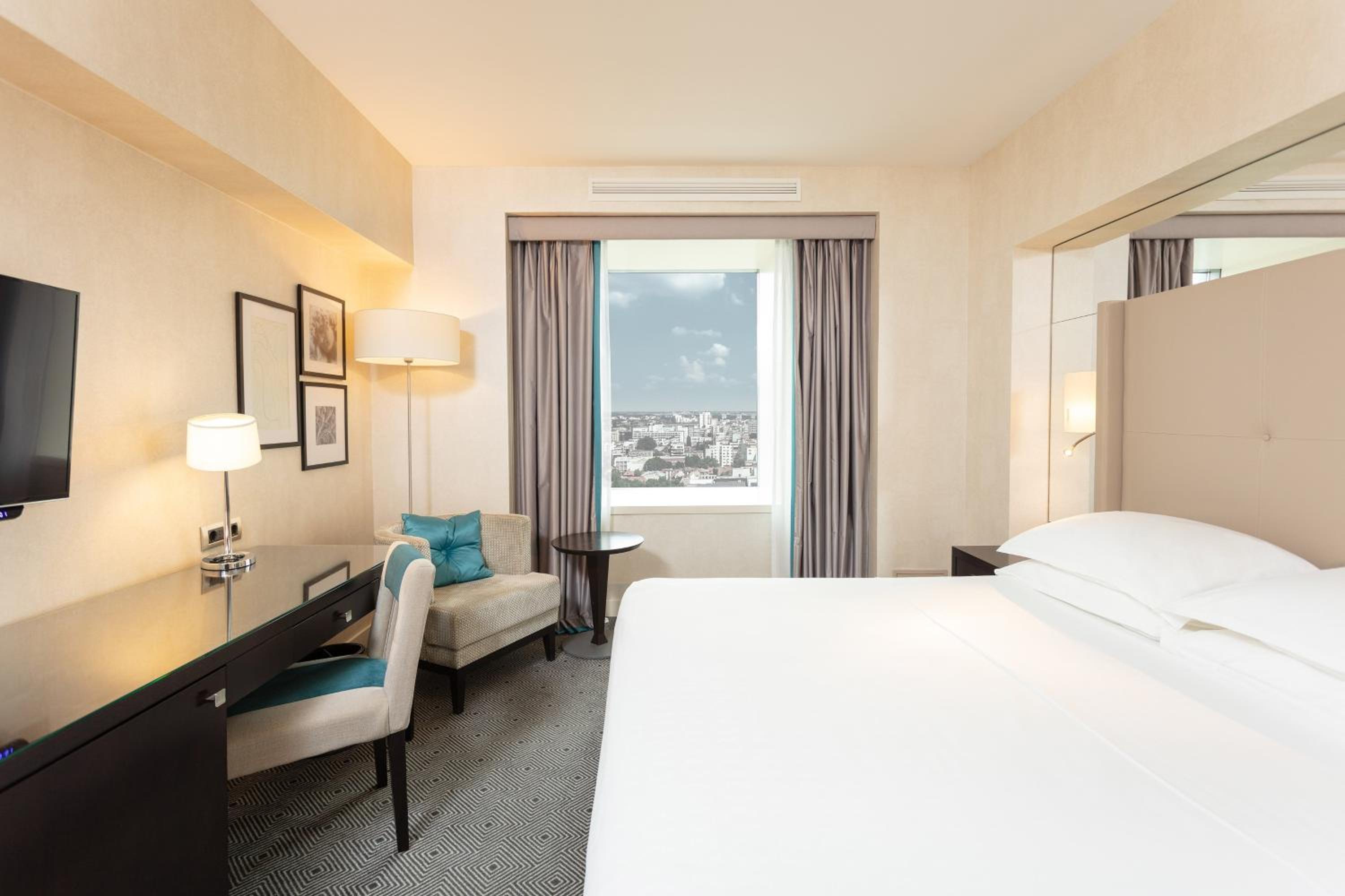 Classic, Guest room, 1 King, City view photo 1