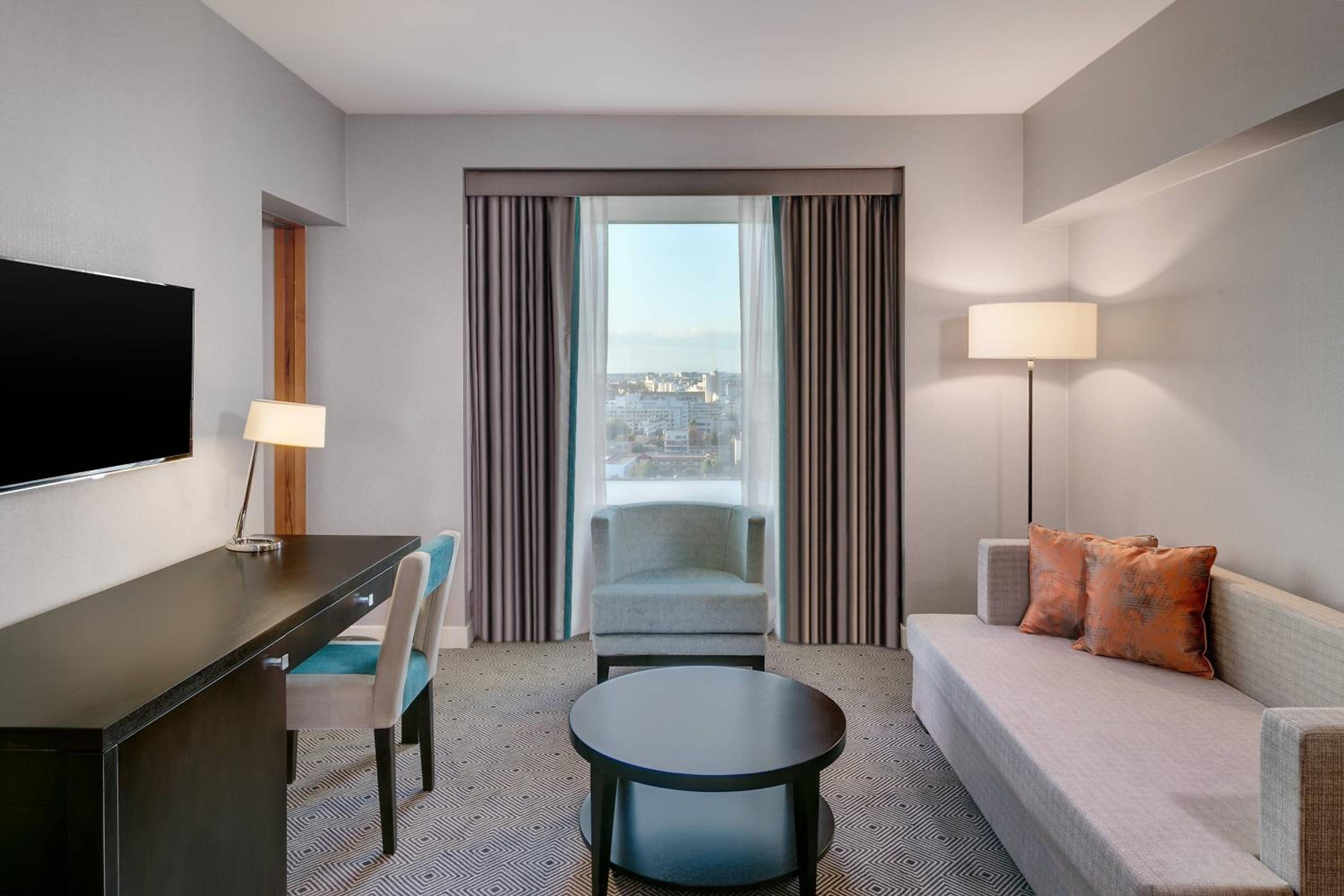 Deluxe, Executive level, 1 Bedroom Junior Suite, 1 King - Photo 3