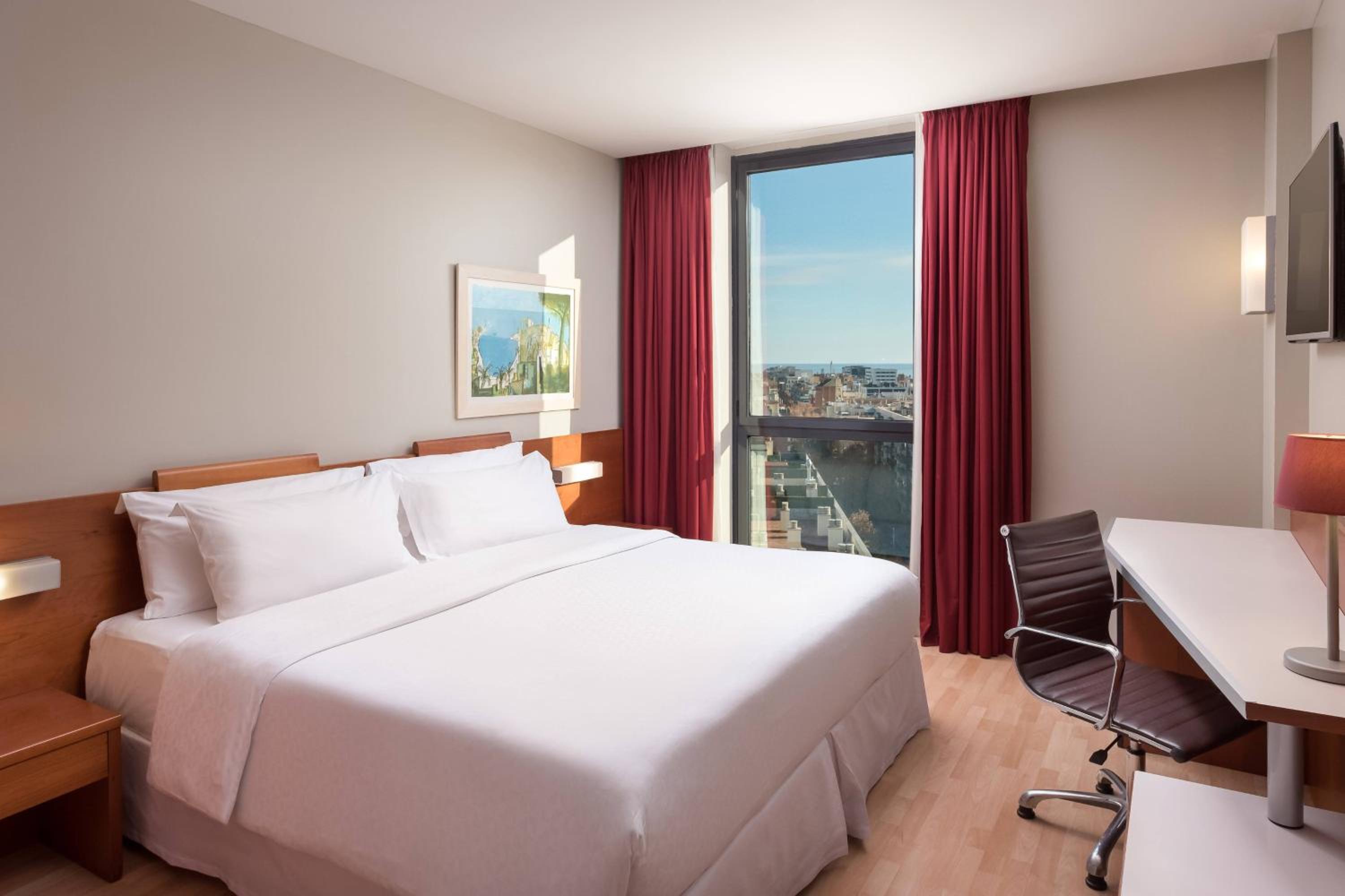 Preferred King Room with City View
