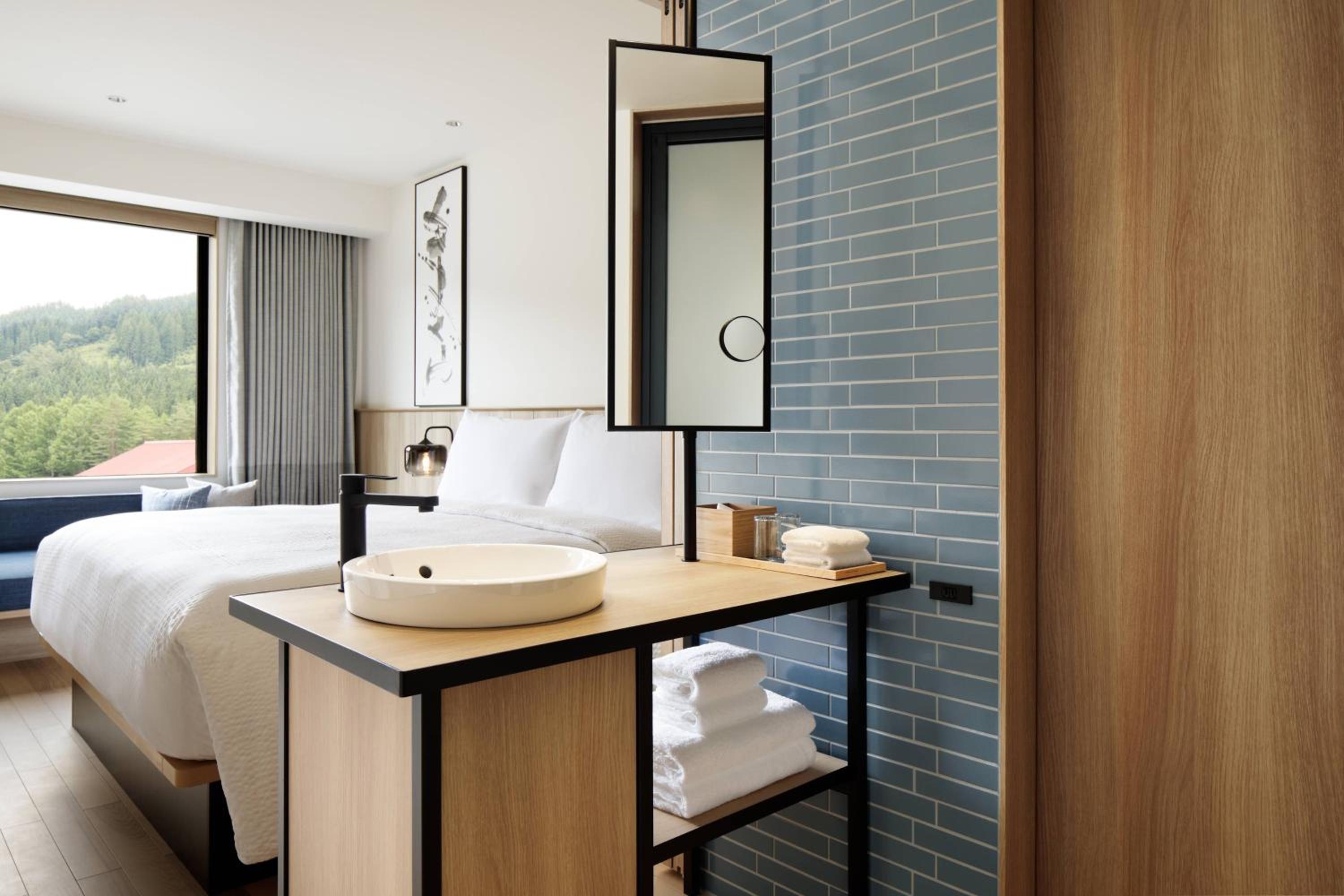 Twin Room - Photo 3