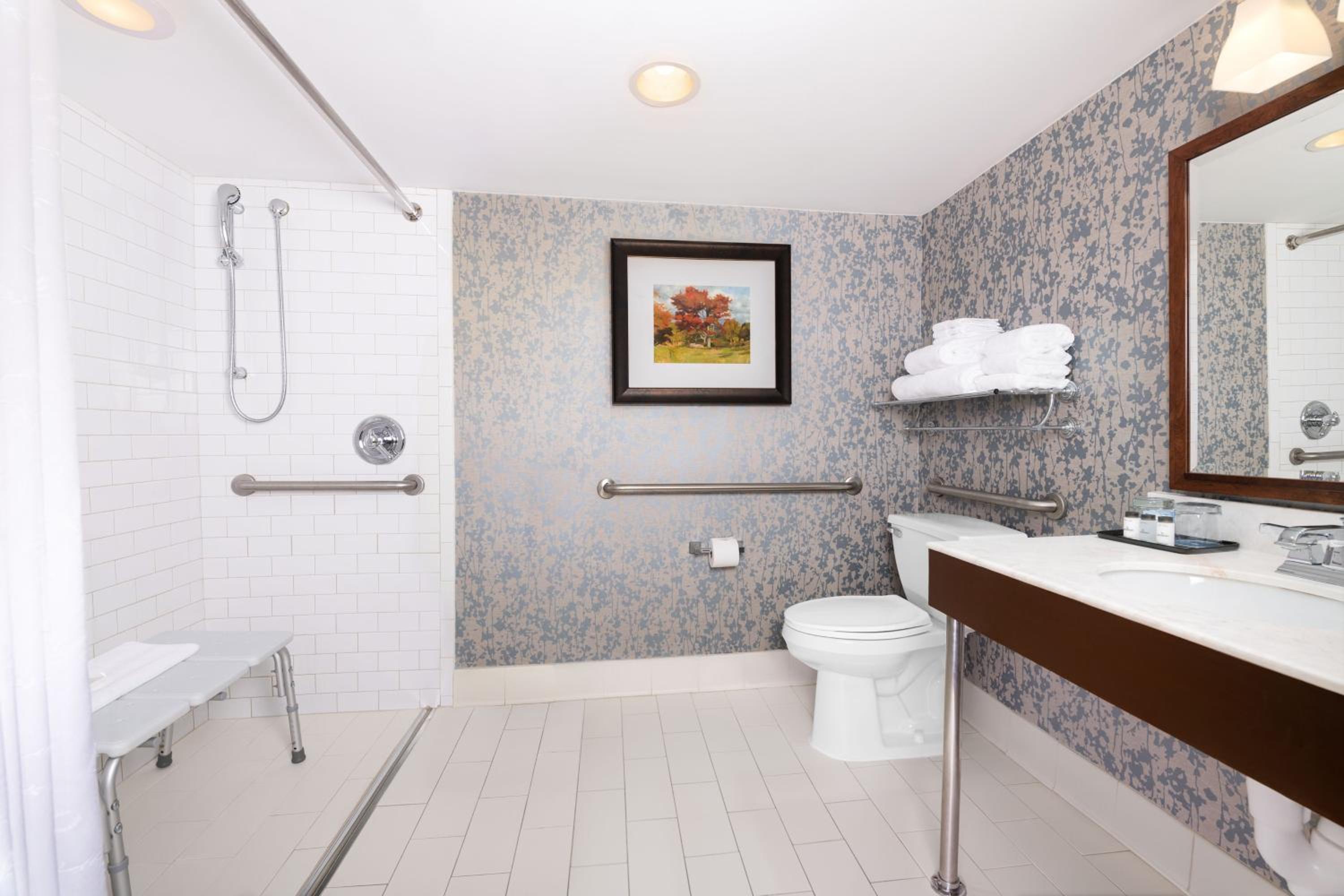 Guest Room, 1 King - Photo 5