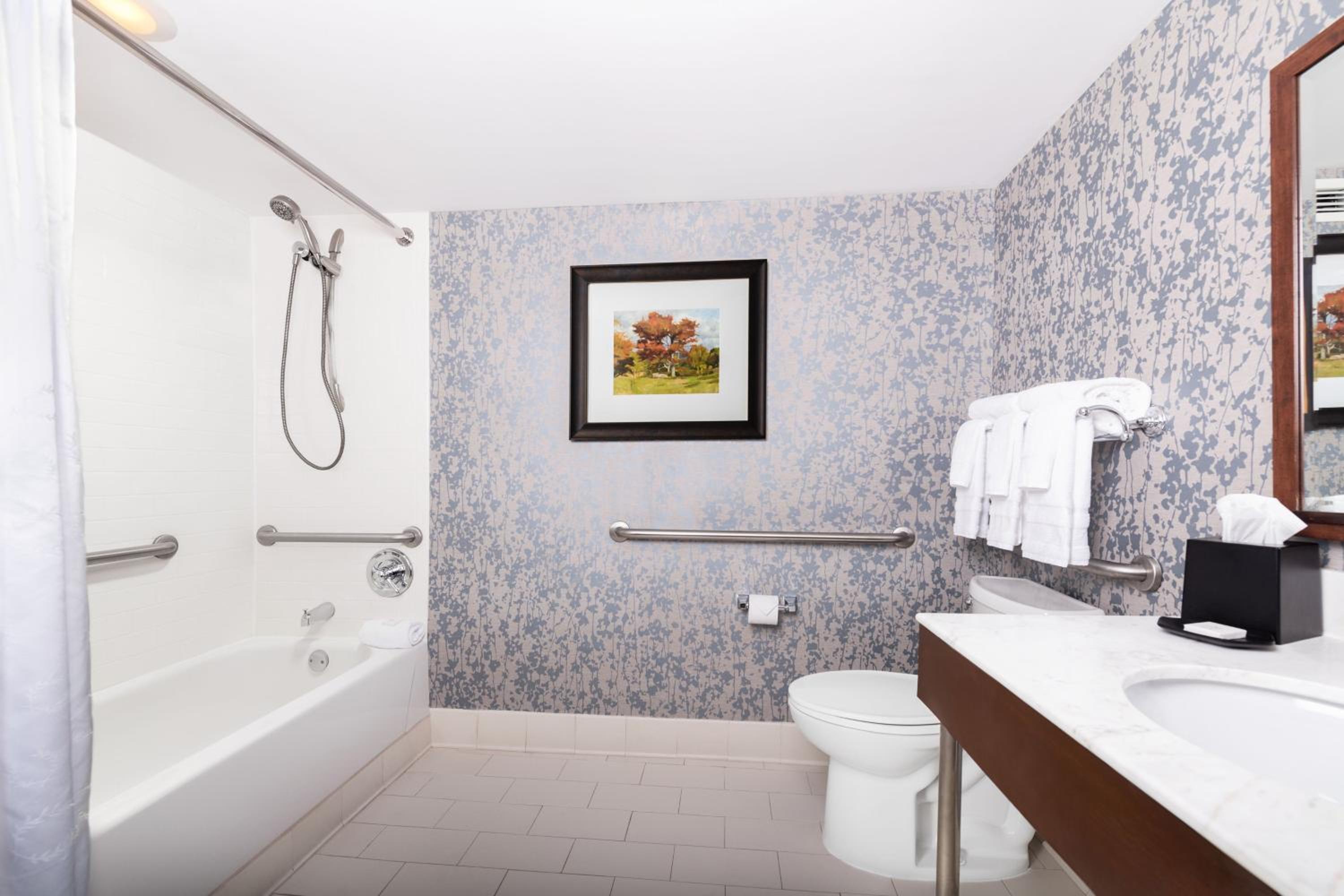 Guest Room, 1 King - Photo 4