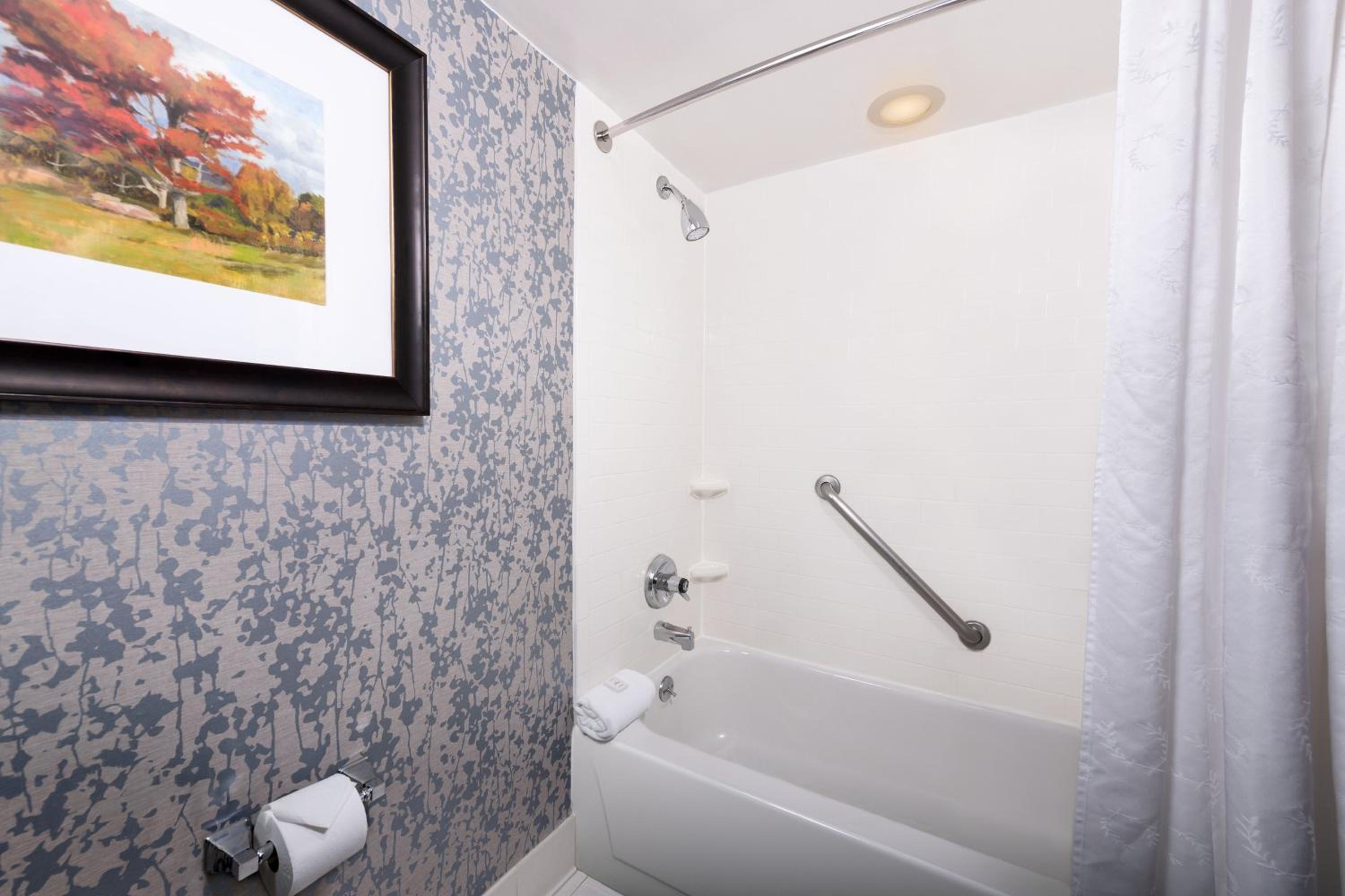 Guest Room, 1 King - Photo 6