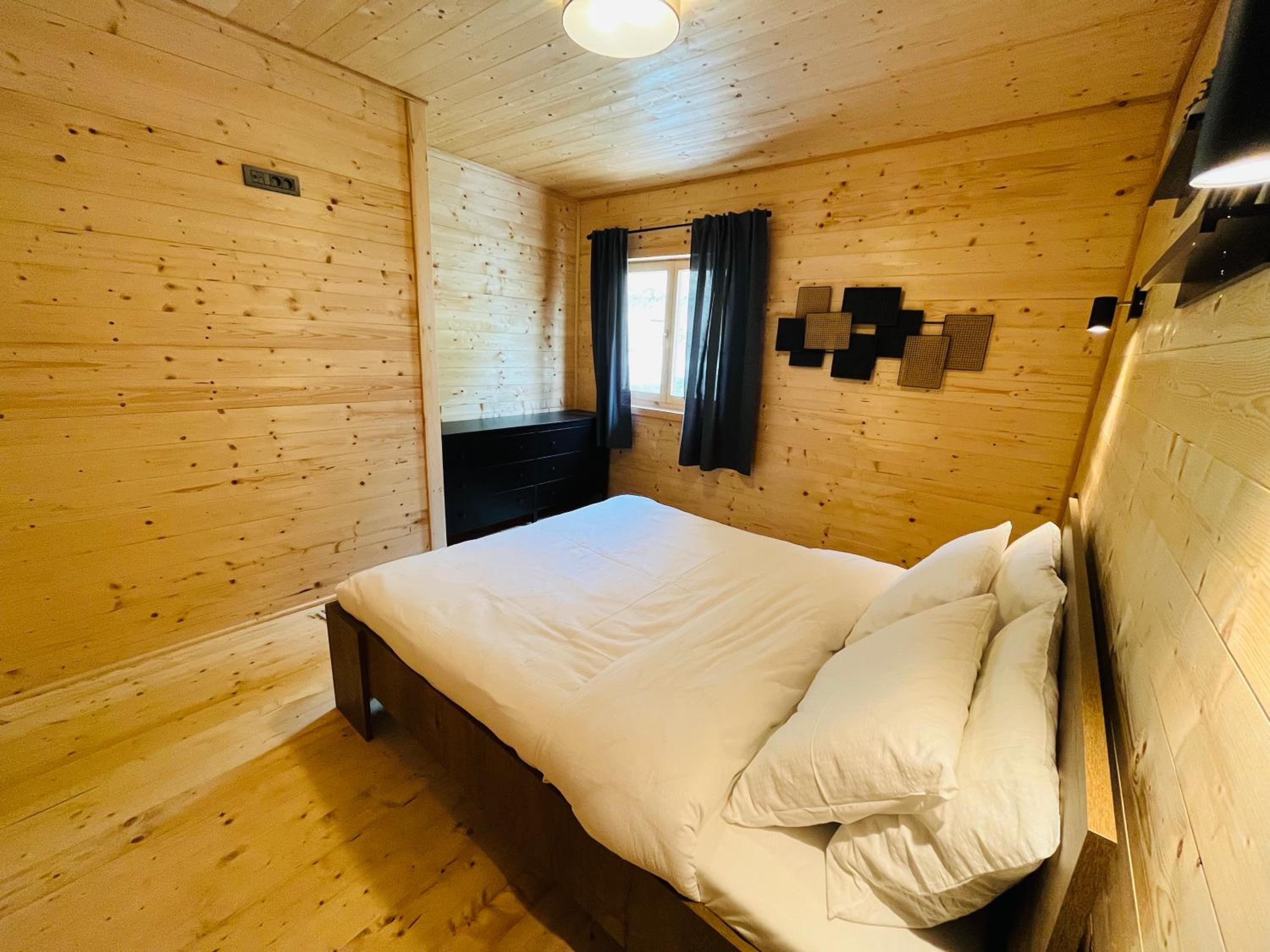 Three-Bedroom House photo 3