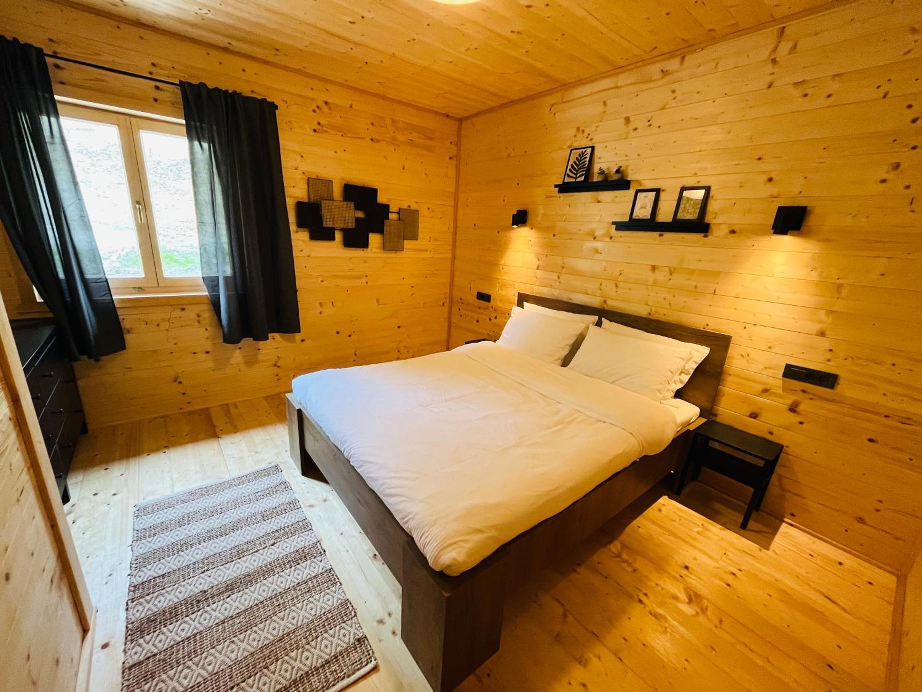 Three-Bedroom House photo 2