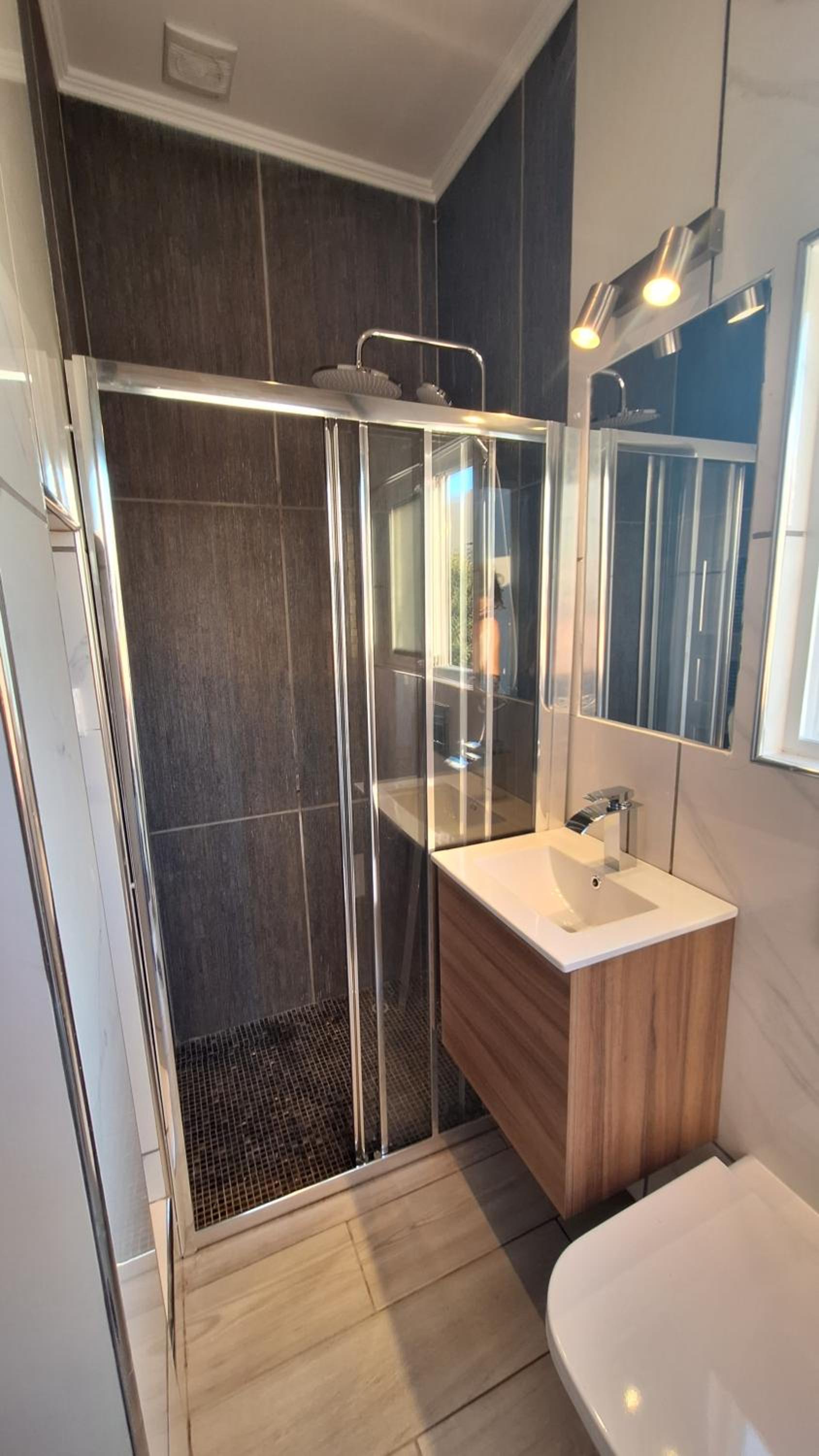 Double or Twin Room with Bathroom - Photo 23