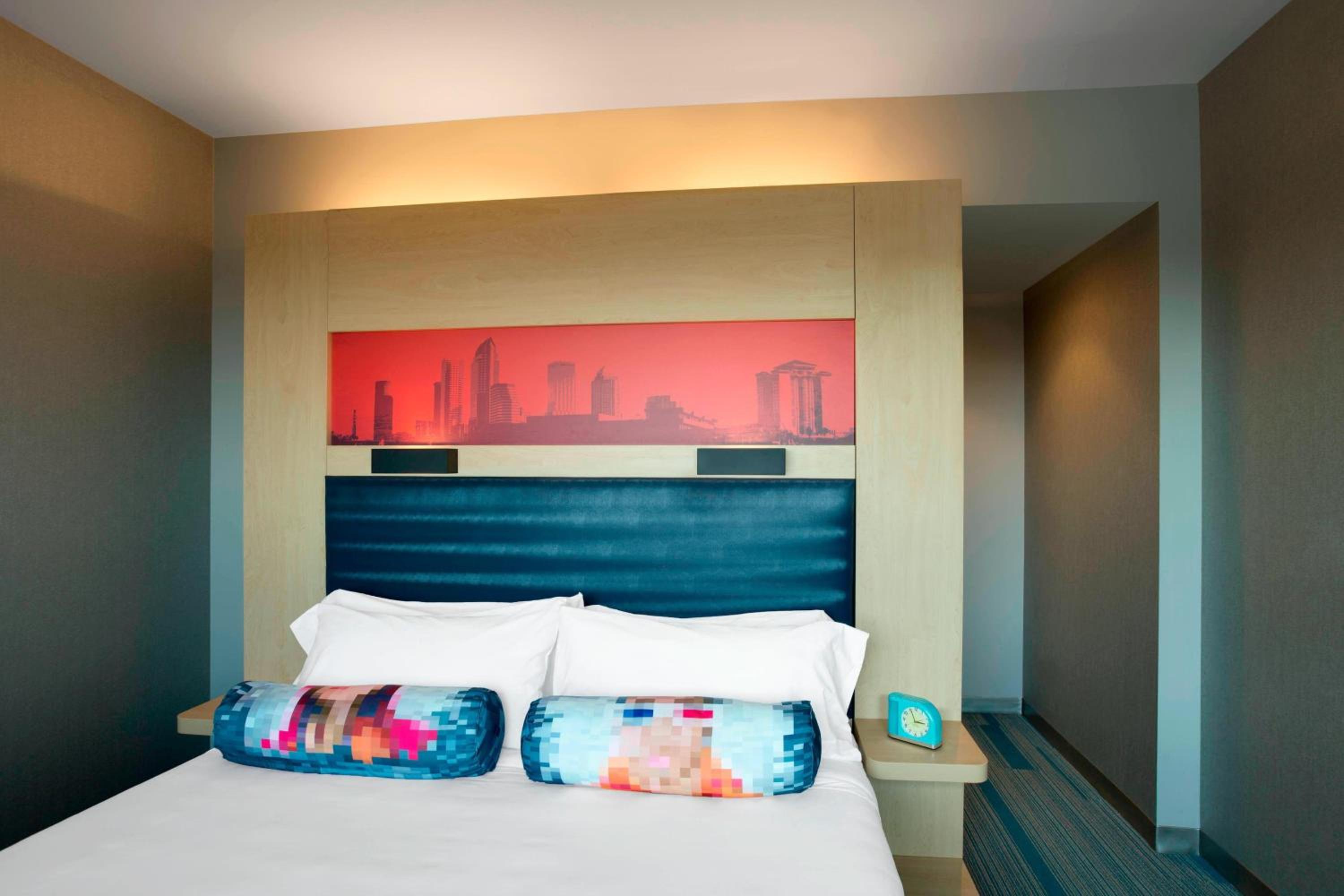 Guest Room, 1 King photo 1
