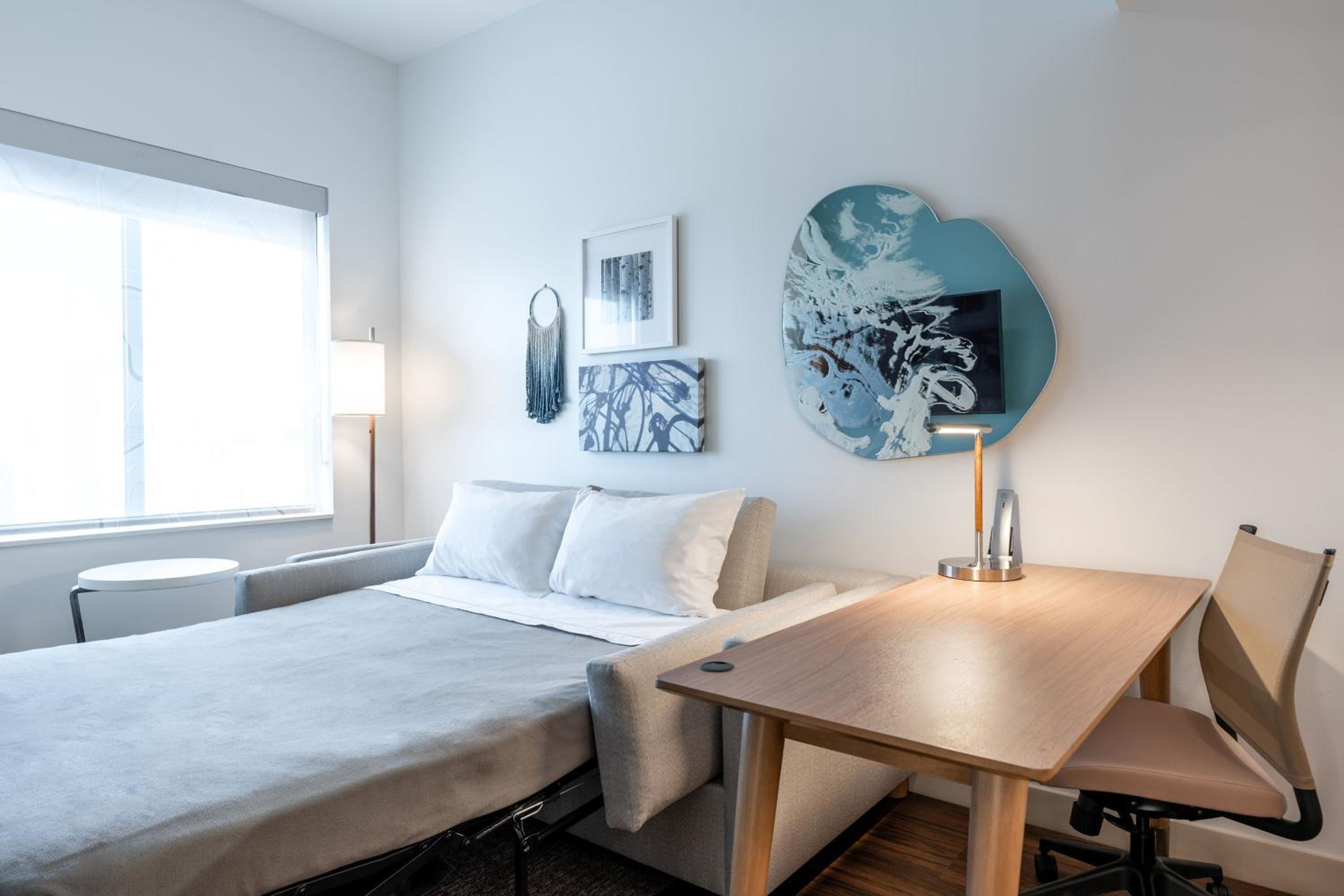 One-Bedroom King Suite with Sofa Bed - Photo 3