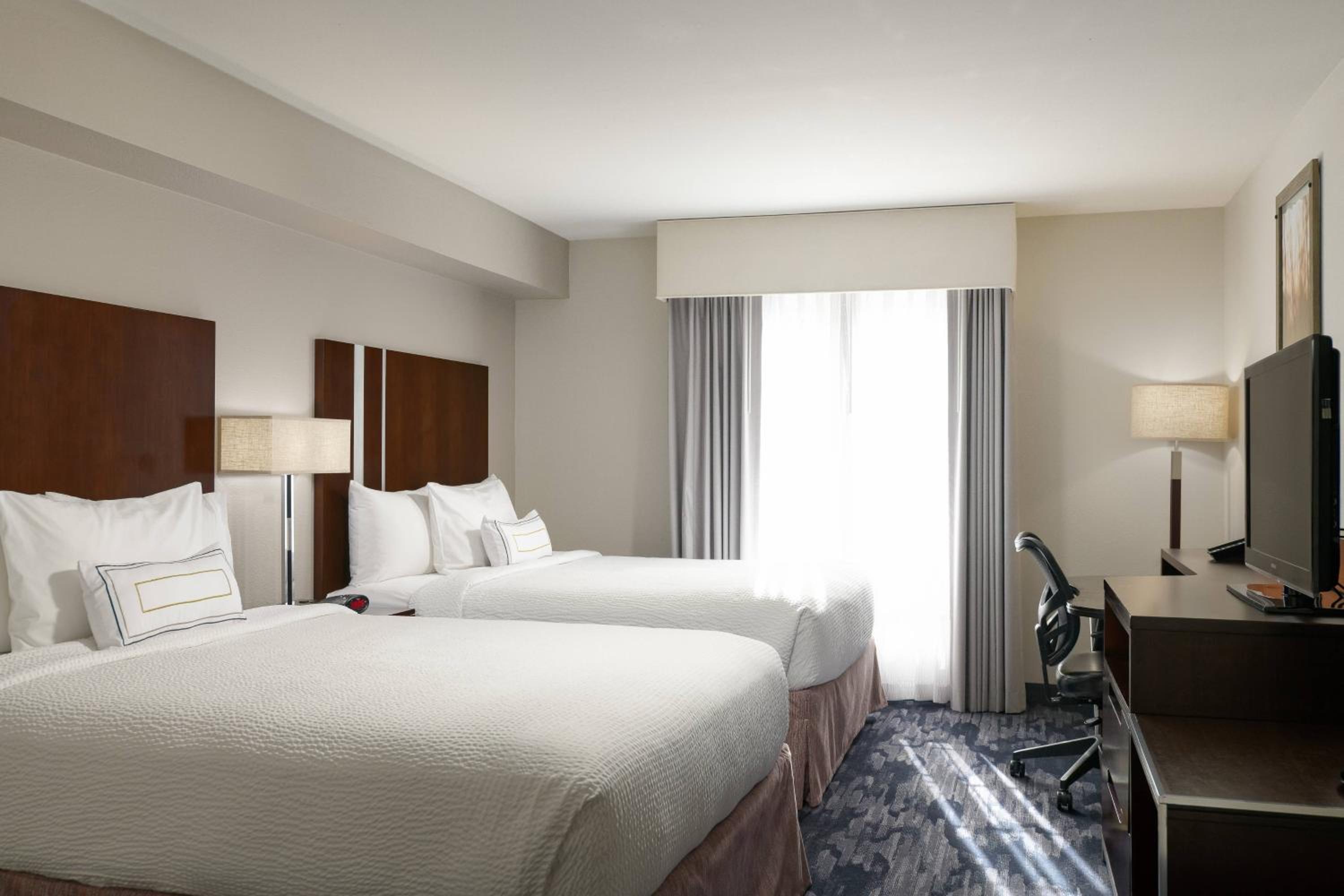 Queen Room with Two Queen Beds - Photo 1