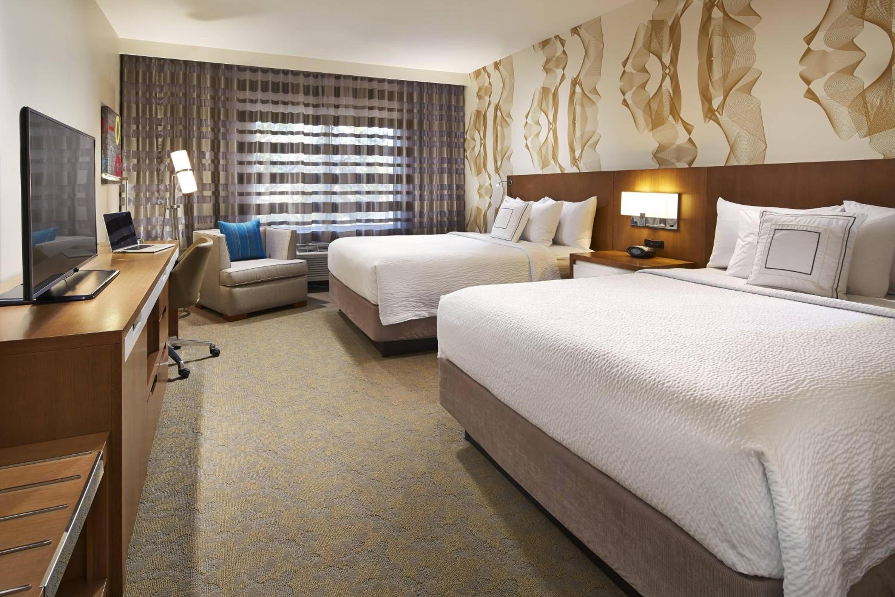 Queen Room with Two Queen Beds - High Floor photo 1