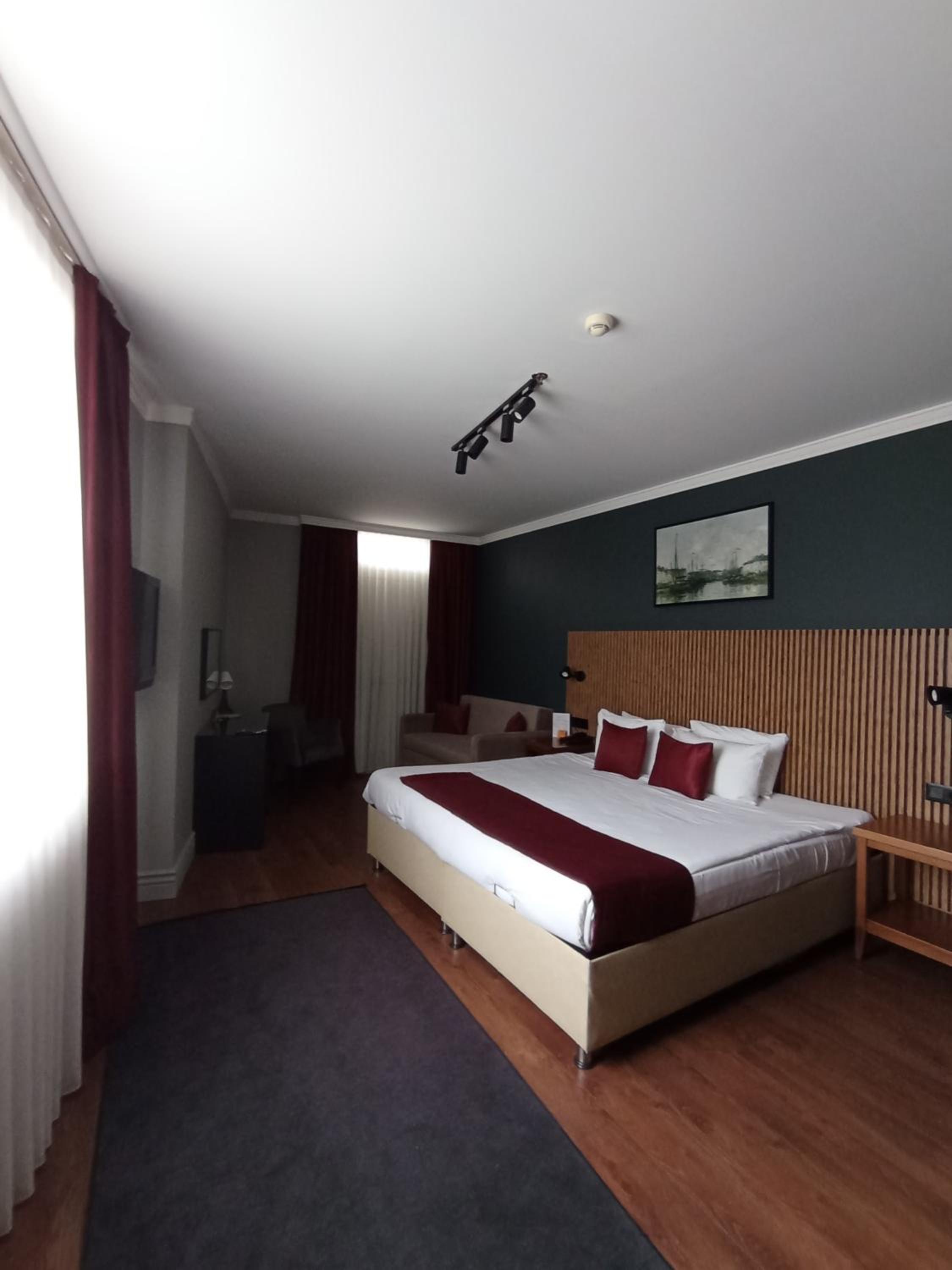 Standard Double or Twin Room photo 2