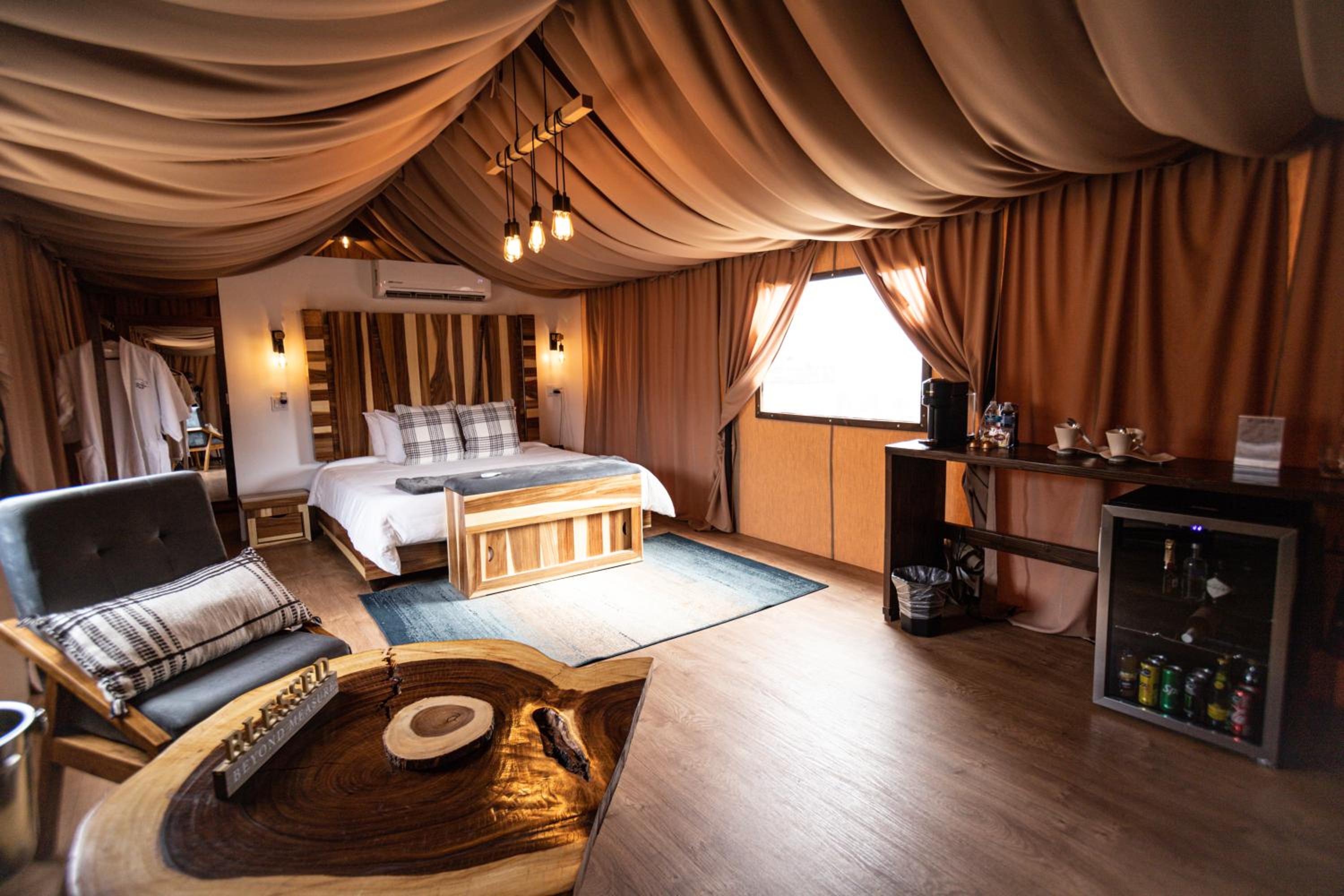 King Suite with Balcony - Photo 9