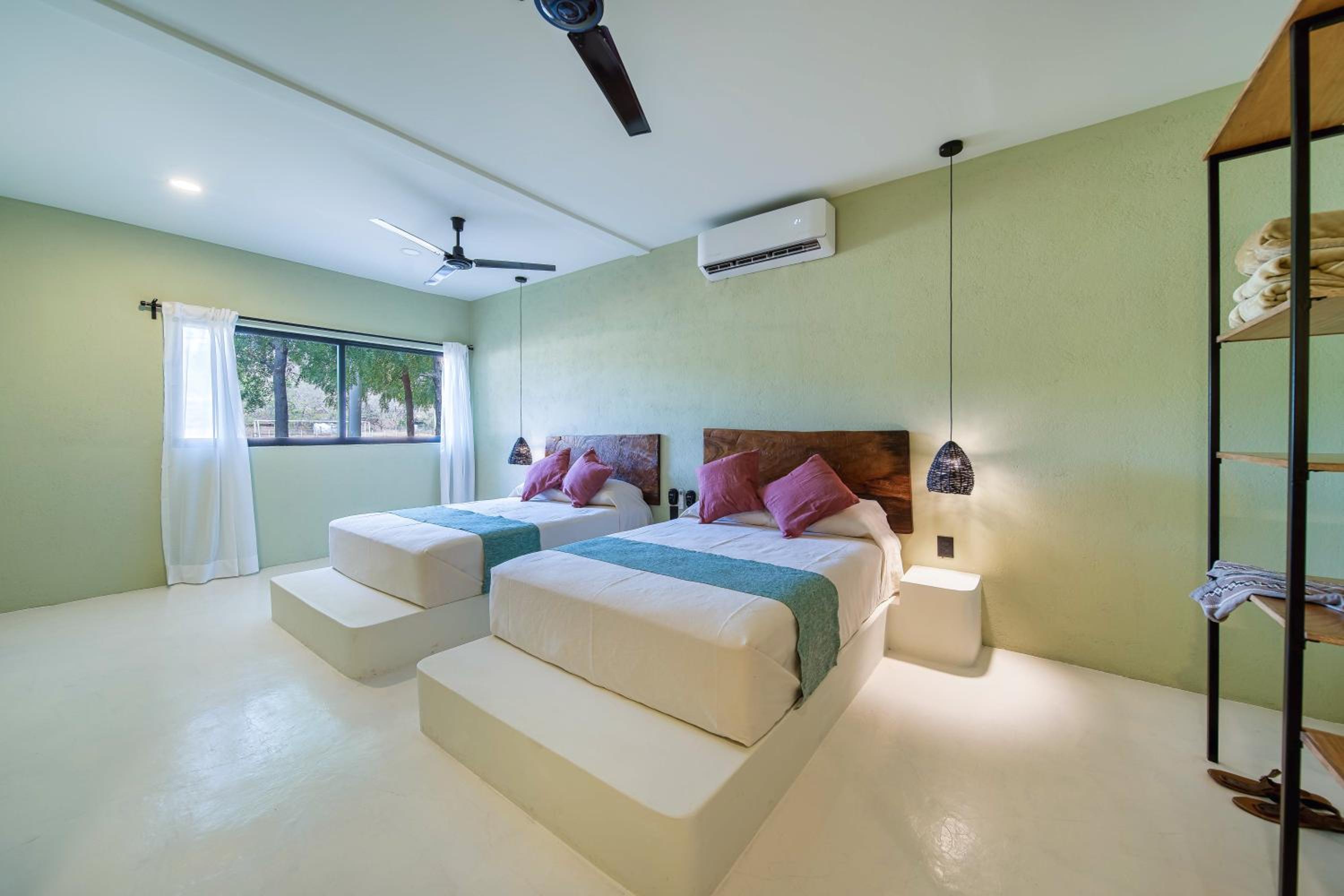 Deluxe Queen Room with Two Queen Beds - Photo 4