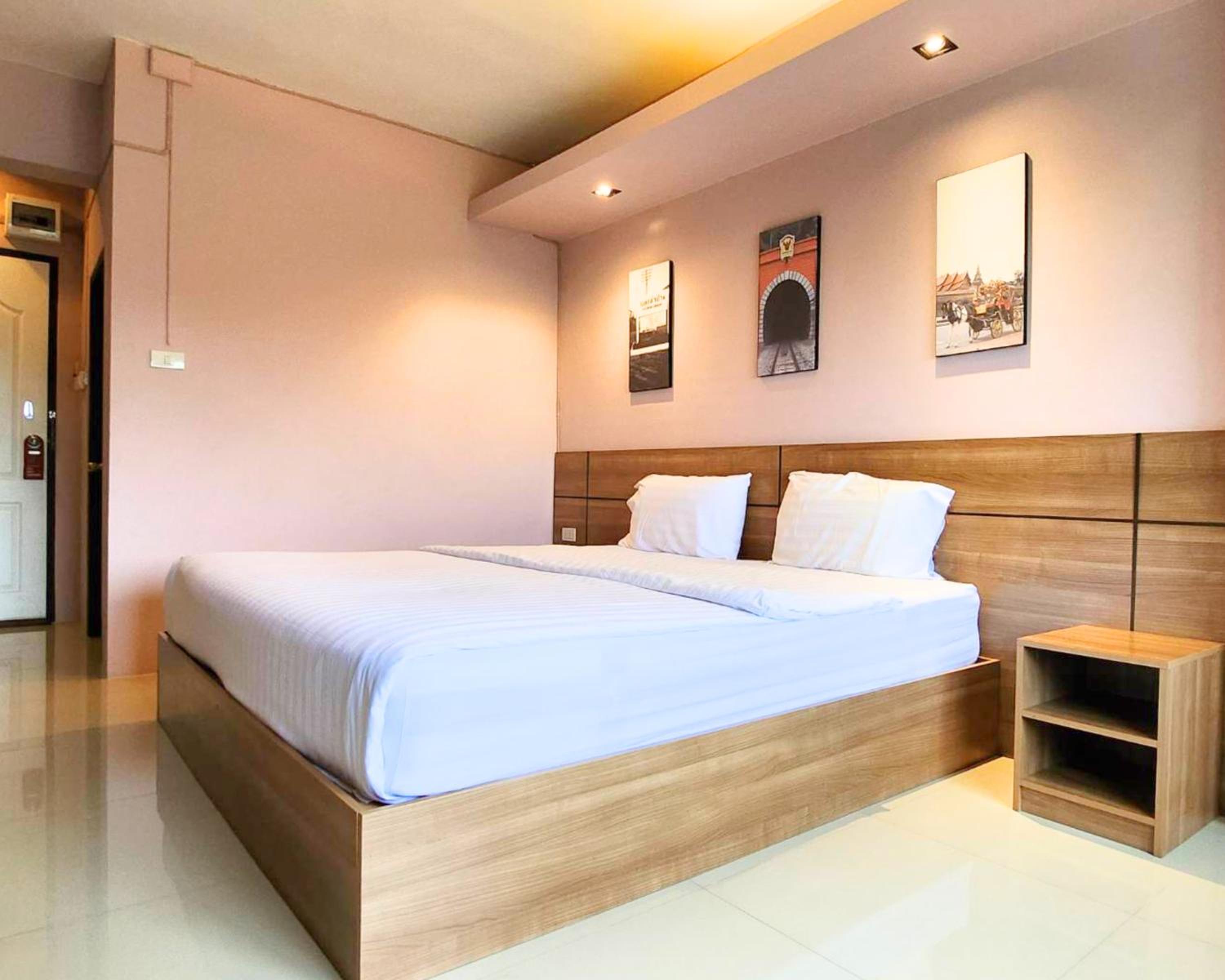Deluxe King Room photo 1