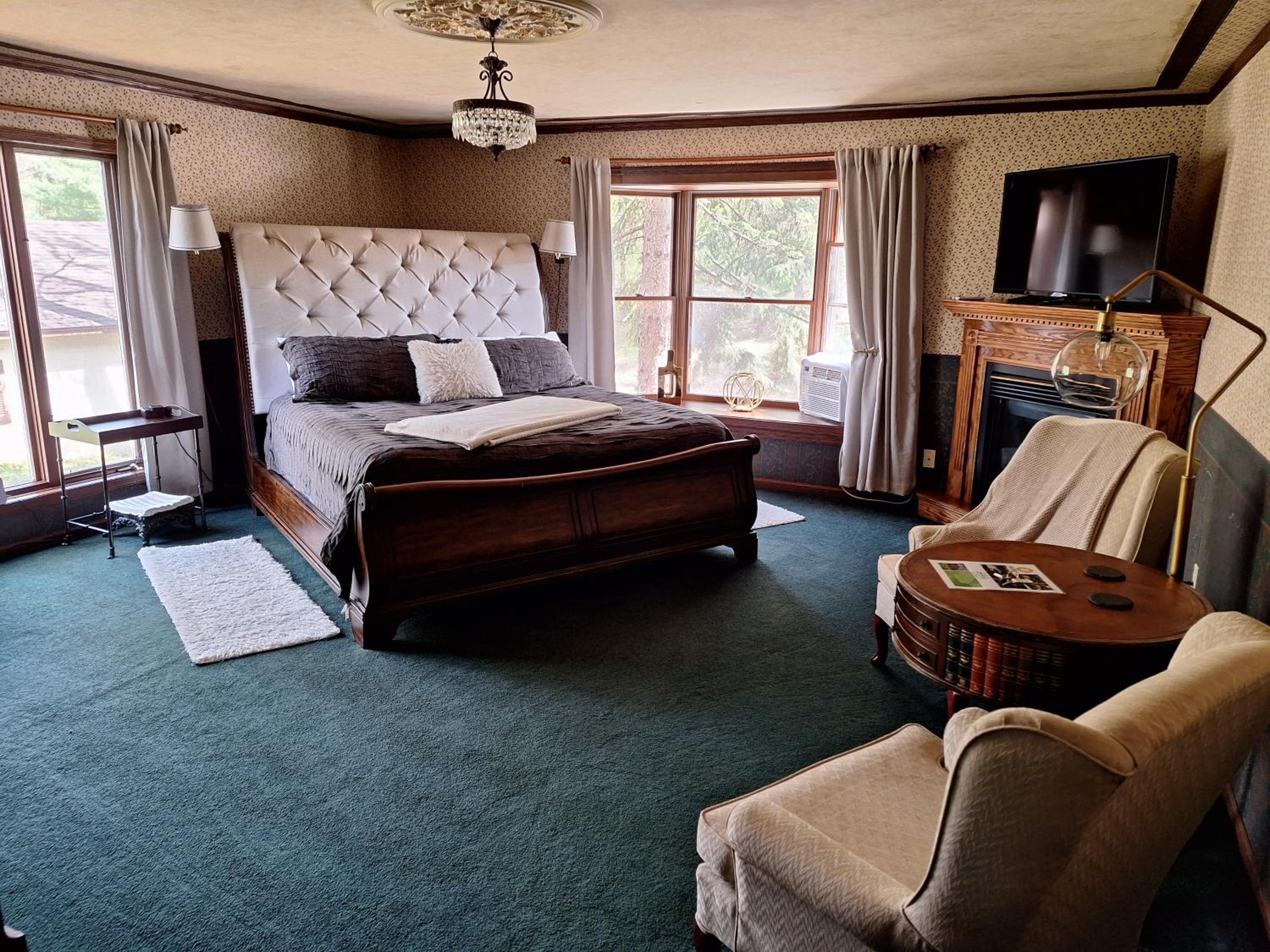 Superior King Suite photo 1