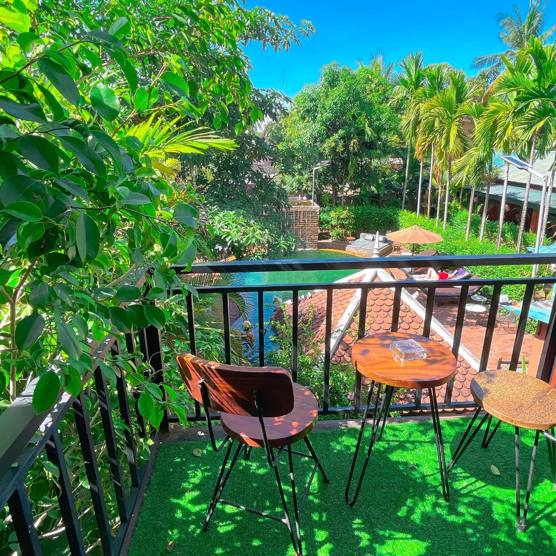 Deluxe Double Room with Balcony and Pool @ Free Pickup photo 2