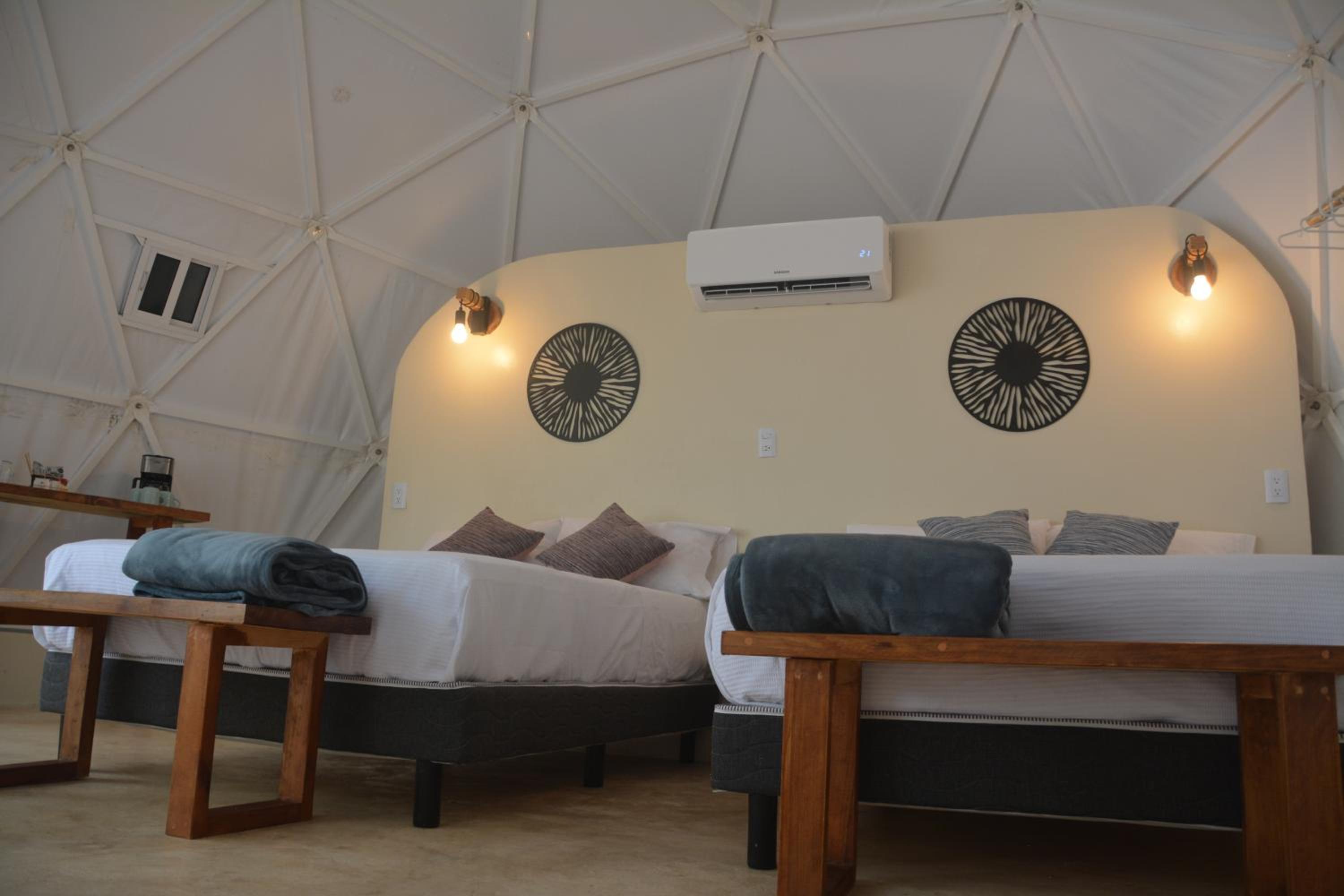 Twin Room with Private Bathroom - Photo 49