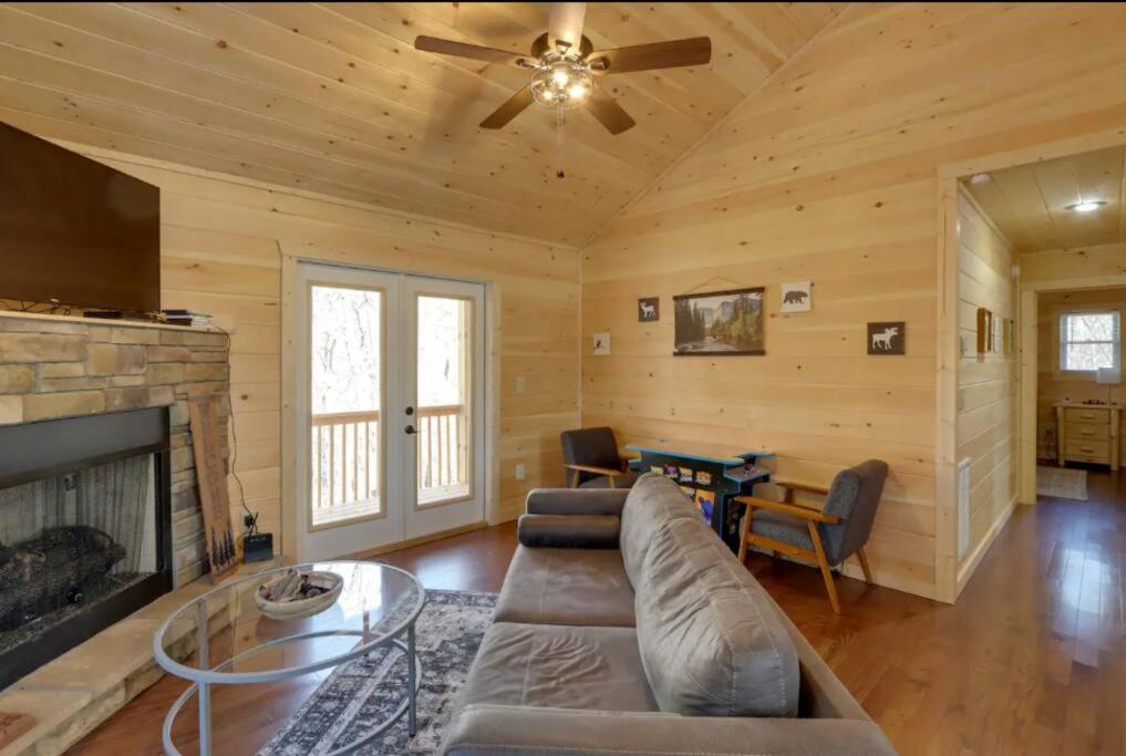 Two-Bedroom House photo 2